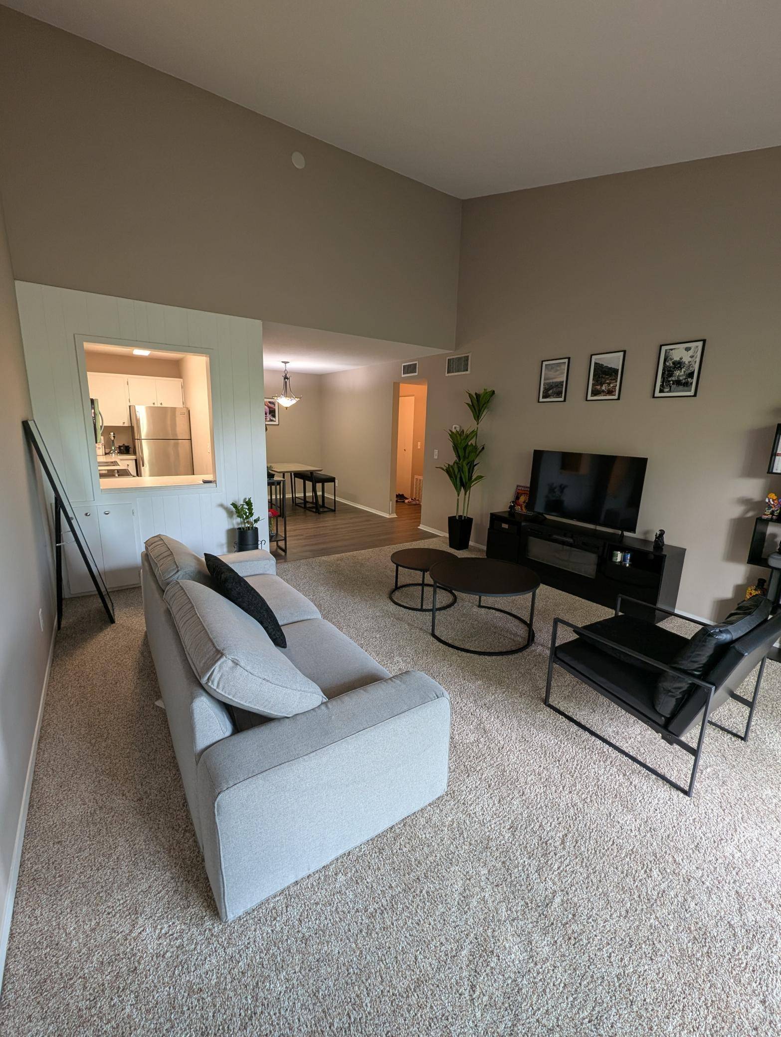 Edina, MN 55435,4120 Parklawn AVE #319