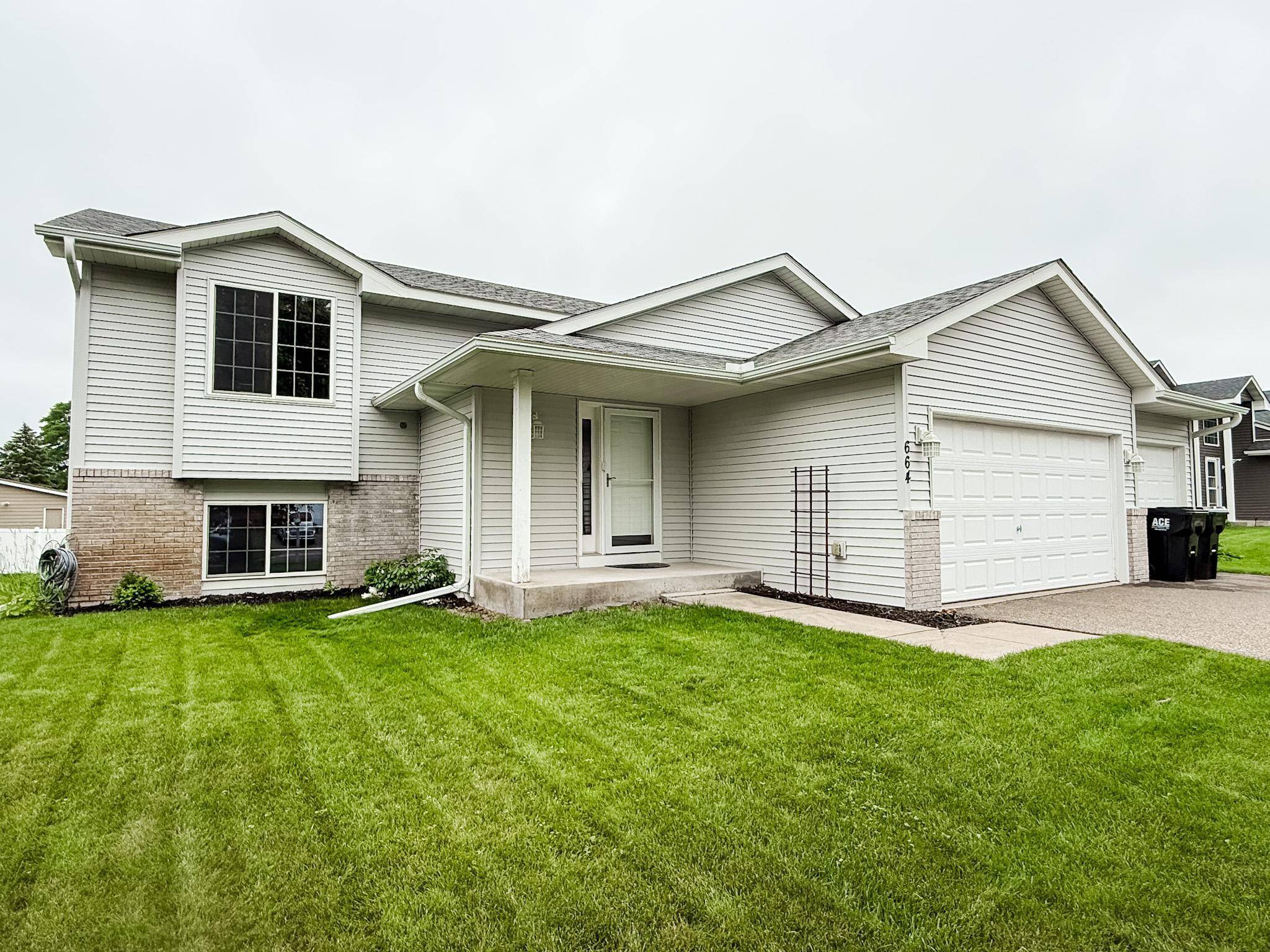 Lino Lakes, MN 55014,664 Highland TRL