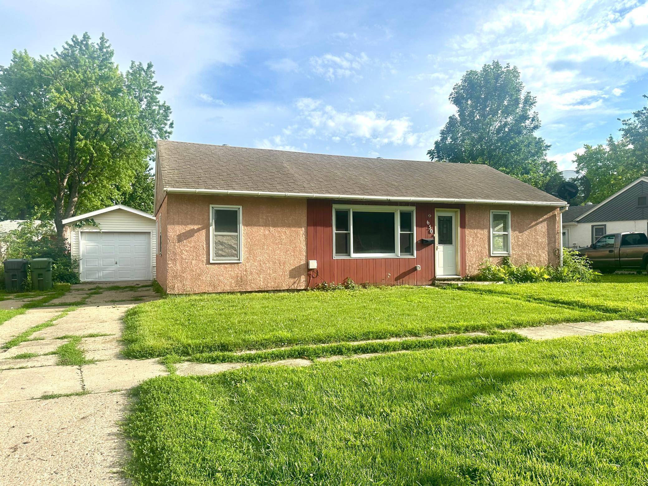 Worthington, MN 56187,630 Dover ST