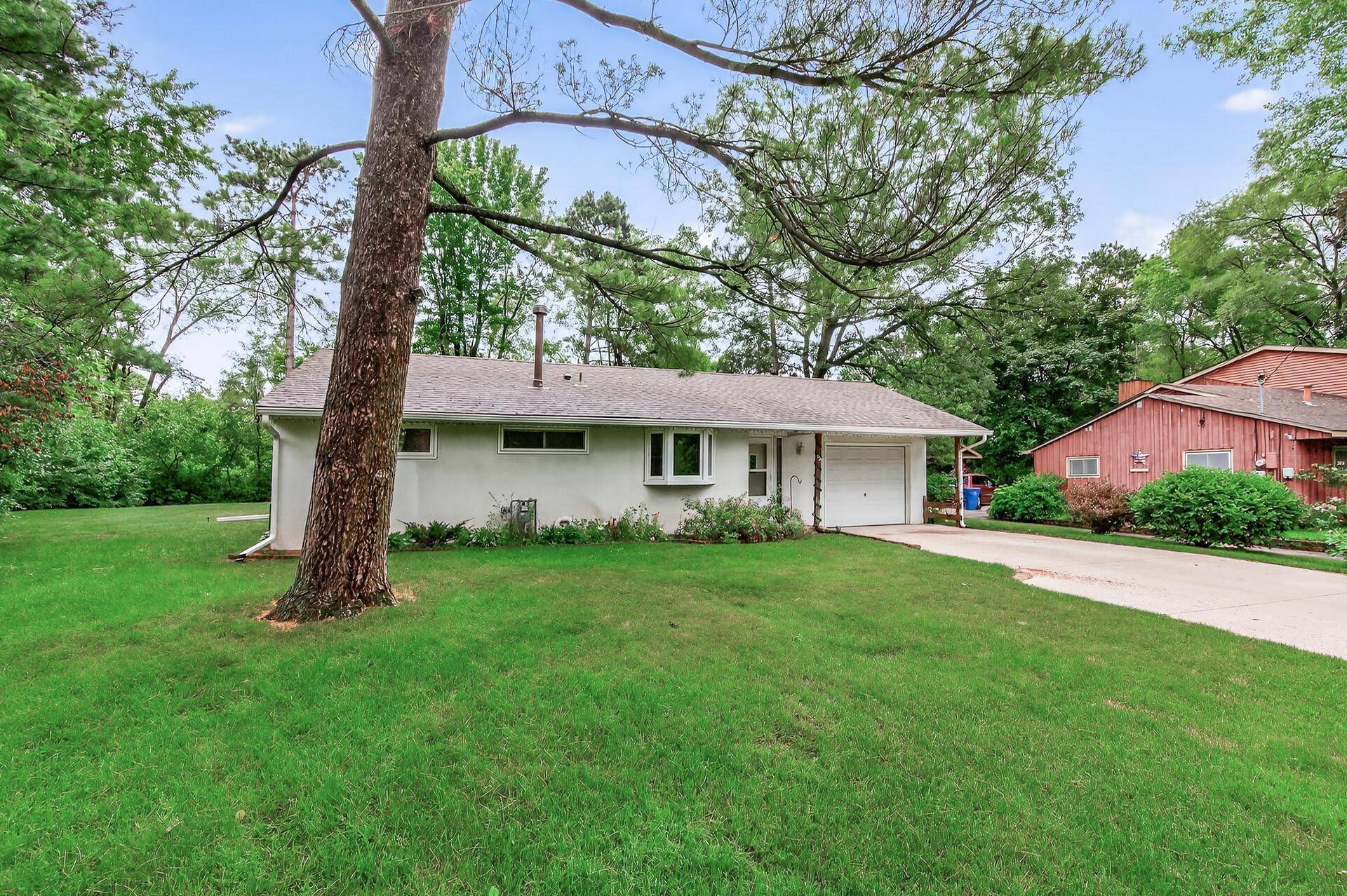 Circle Pines, MN 55014,84 West RD