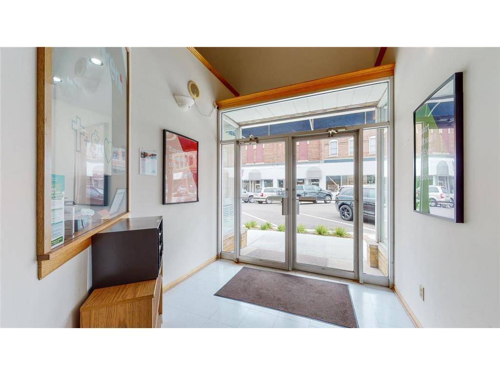 Lake City, MN 55041,108 W Center ST