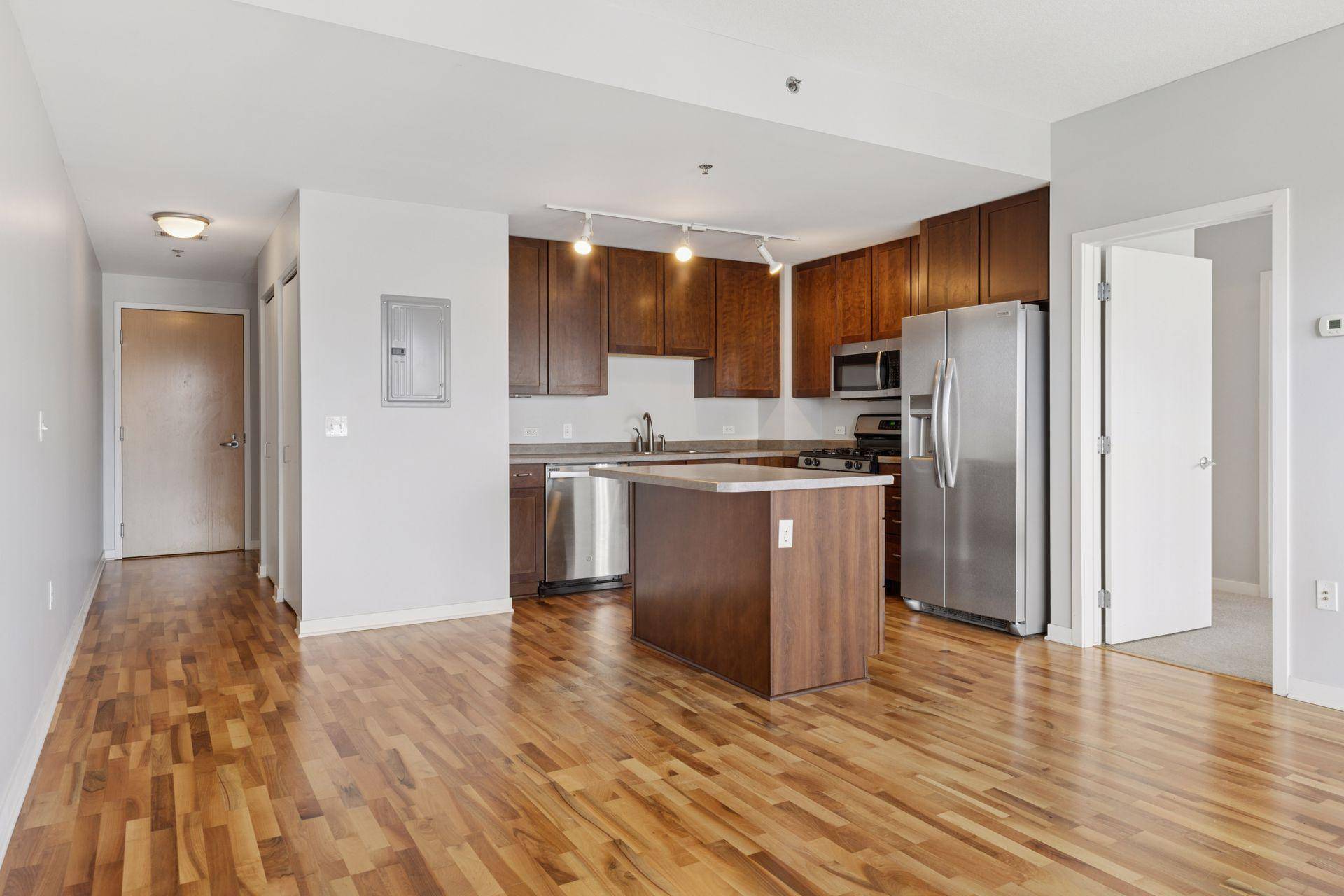 Minneapolis, MN 55404,929 Portland AVE #1002