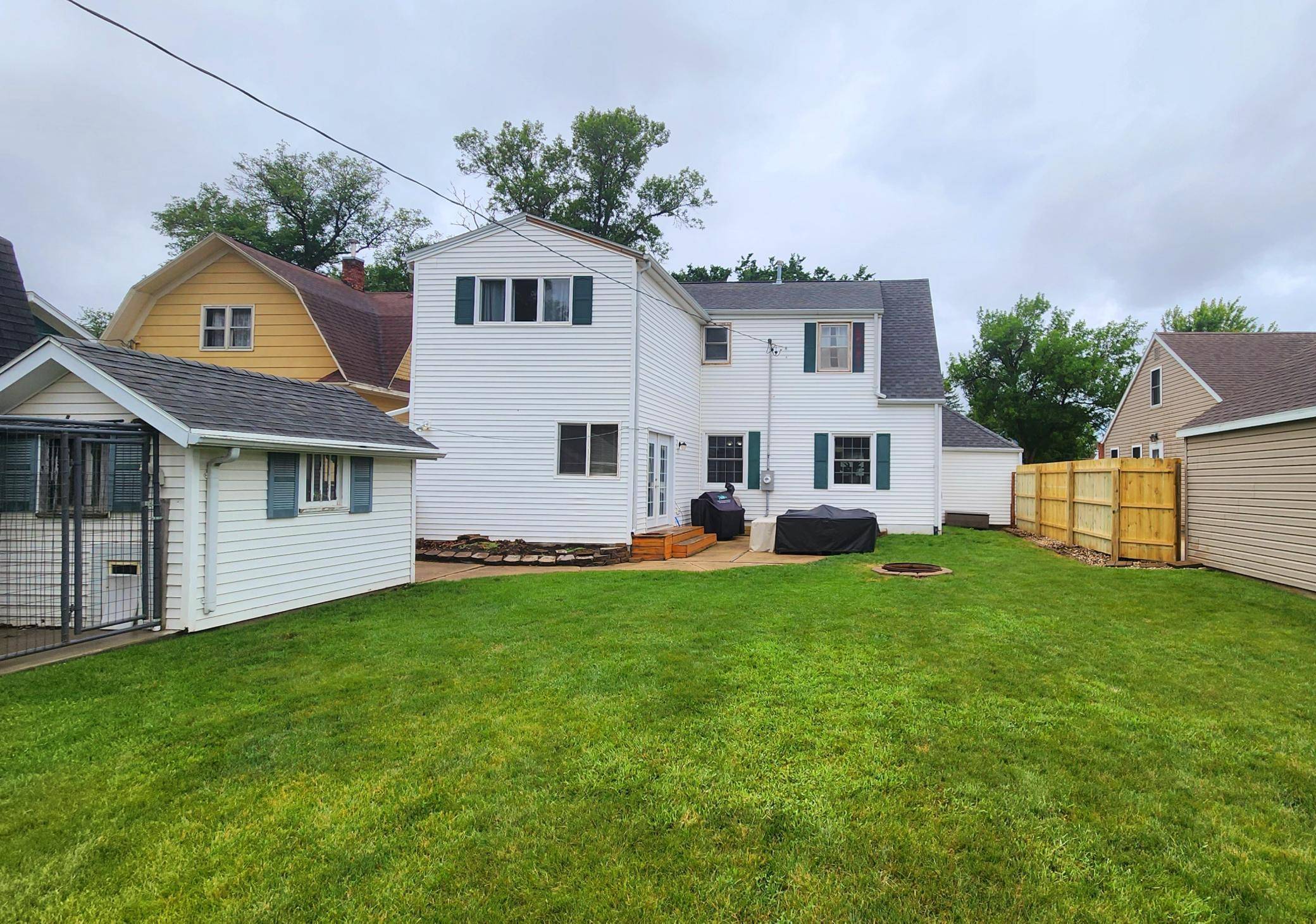 Pipestone, MN 56164,717 2nd AVE SW