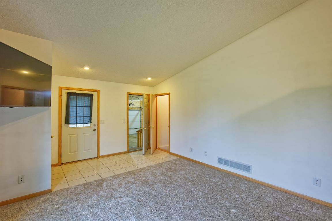 Winsted, MN 55395,343 Perch LN