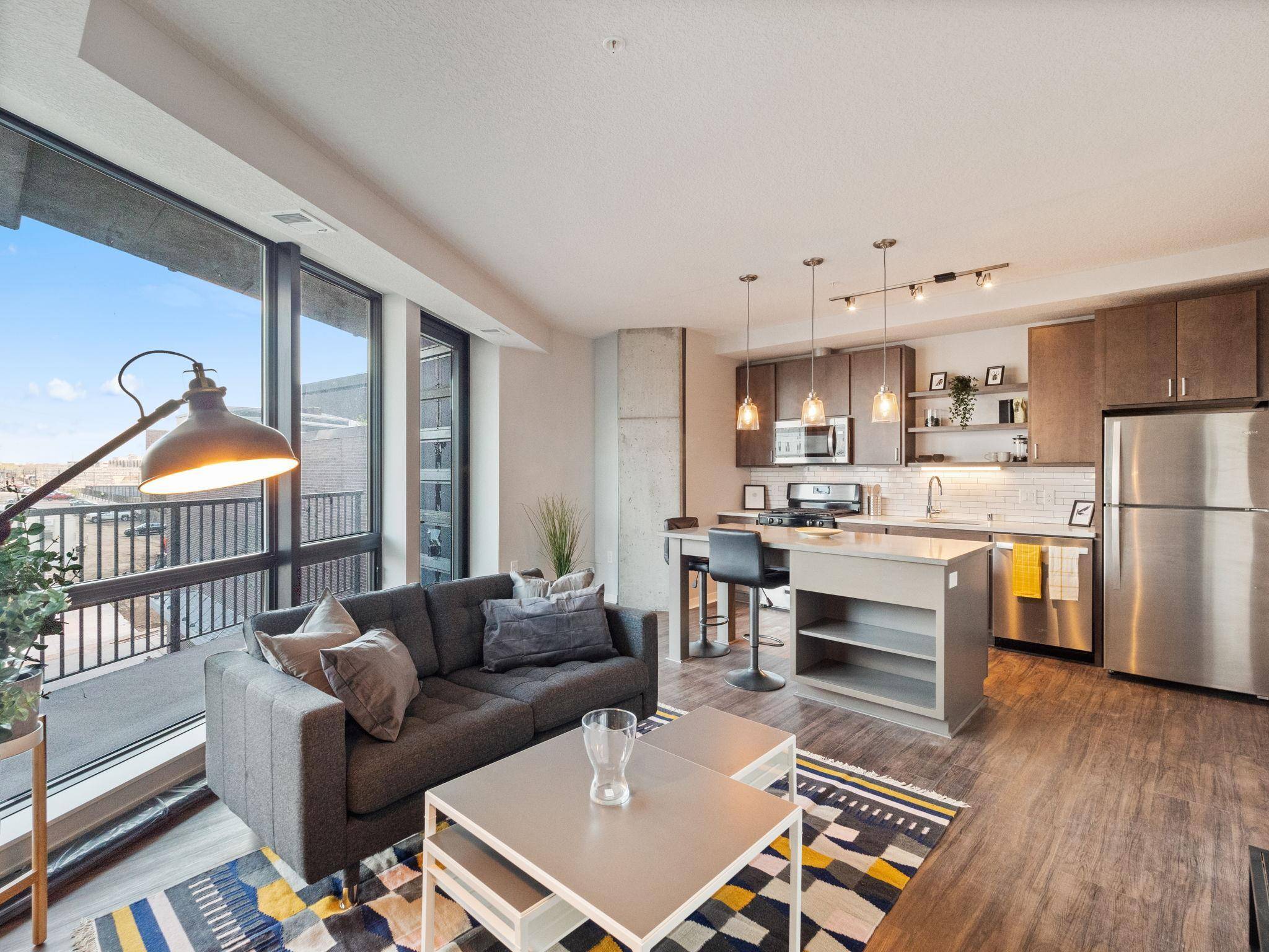 Minneapolis, MN 55415,811 Washington AVE S #416