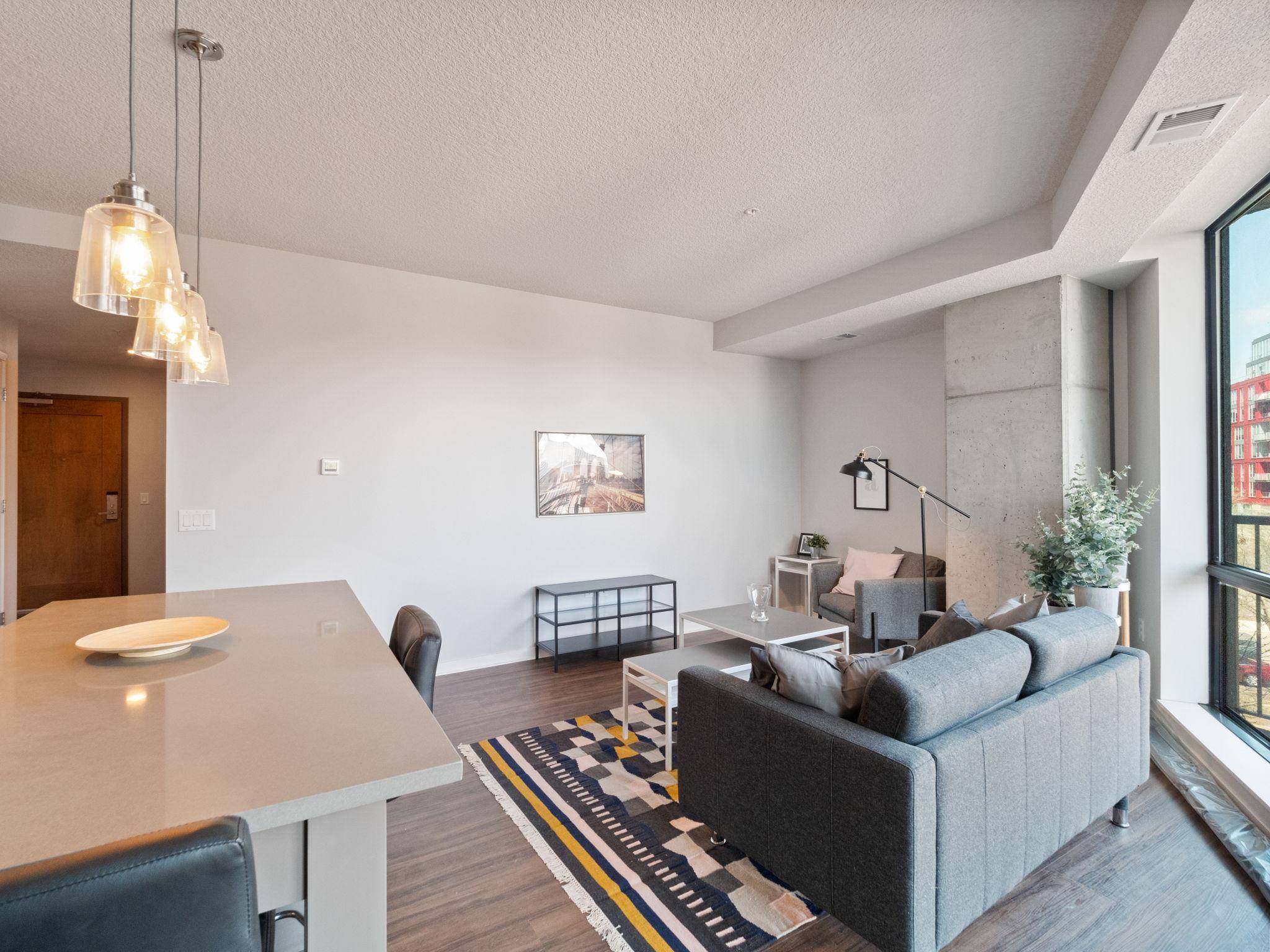 Minneapolis, MN 55415,811 Washington AVE S #416