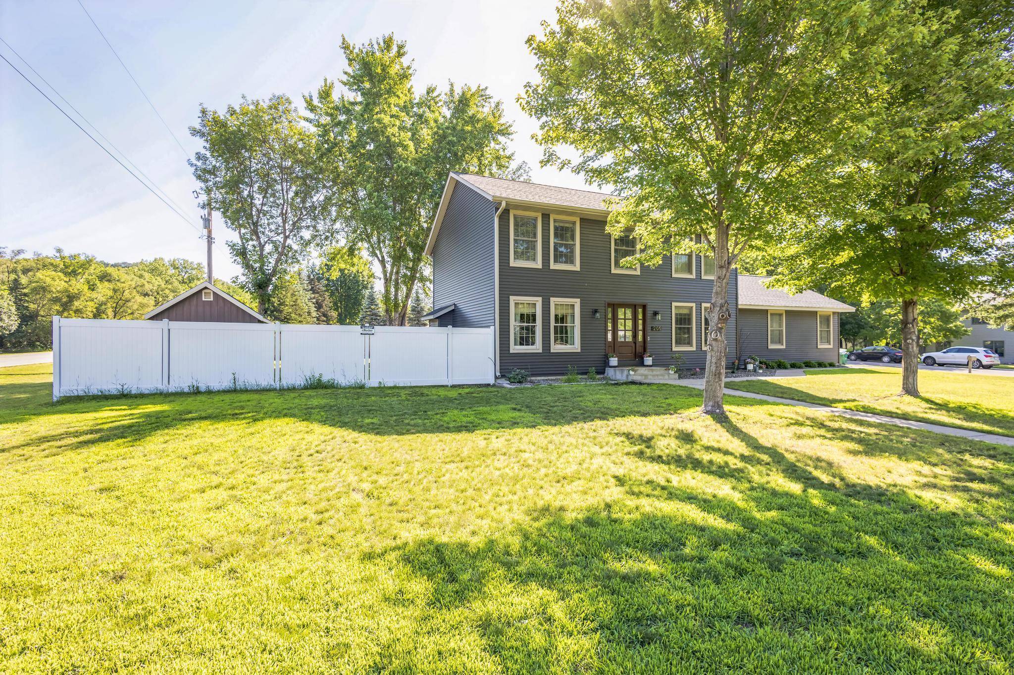 Cannon Falls, MN 55009,205 Evergreen DR E