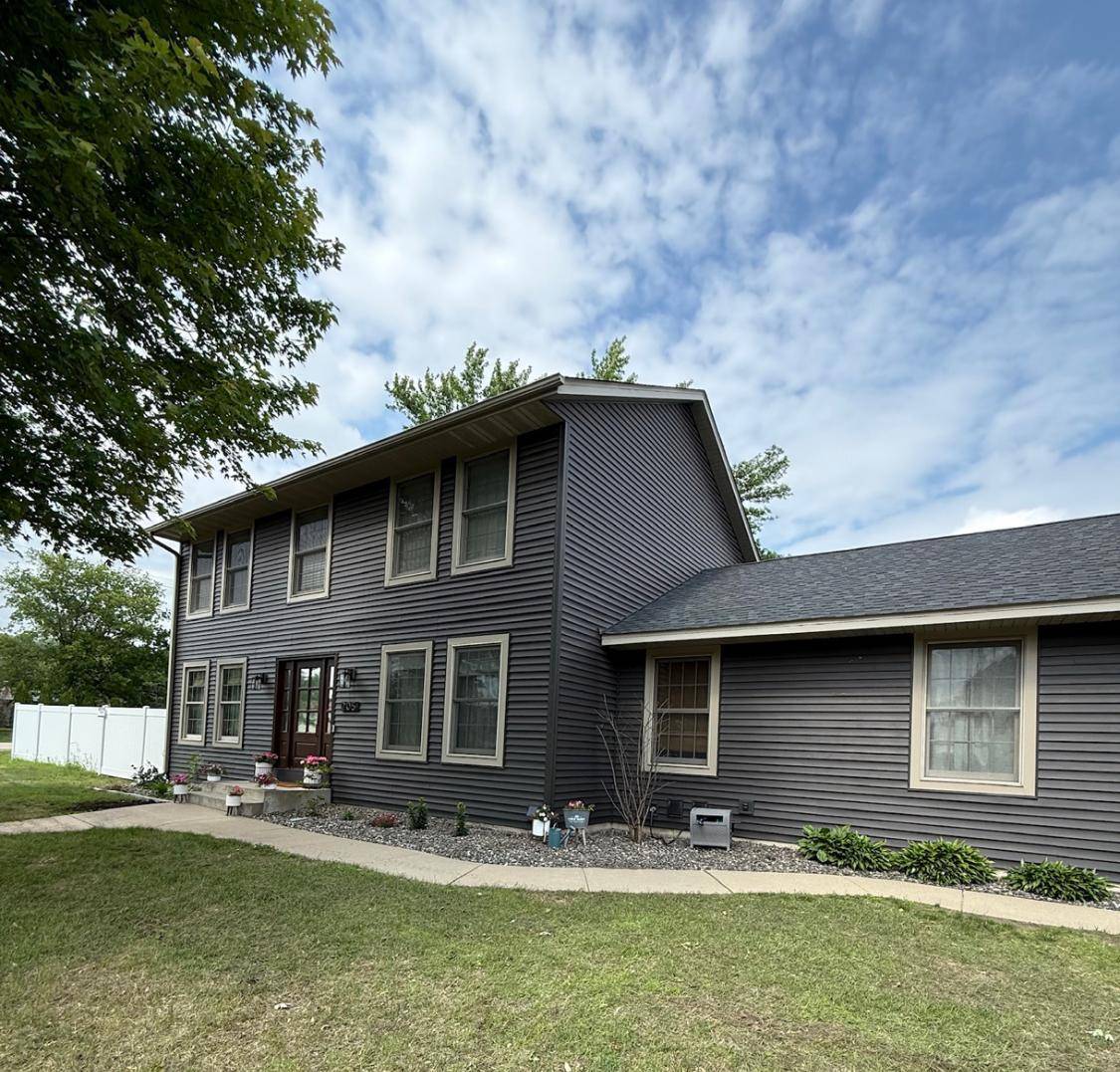 Cannon Falls, MN 55009,205 Evergreen DR E