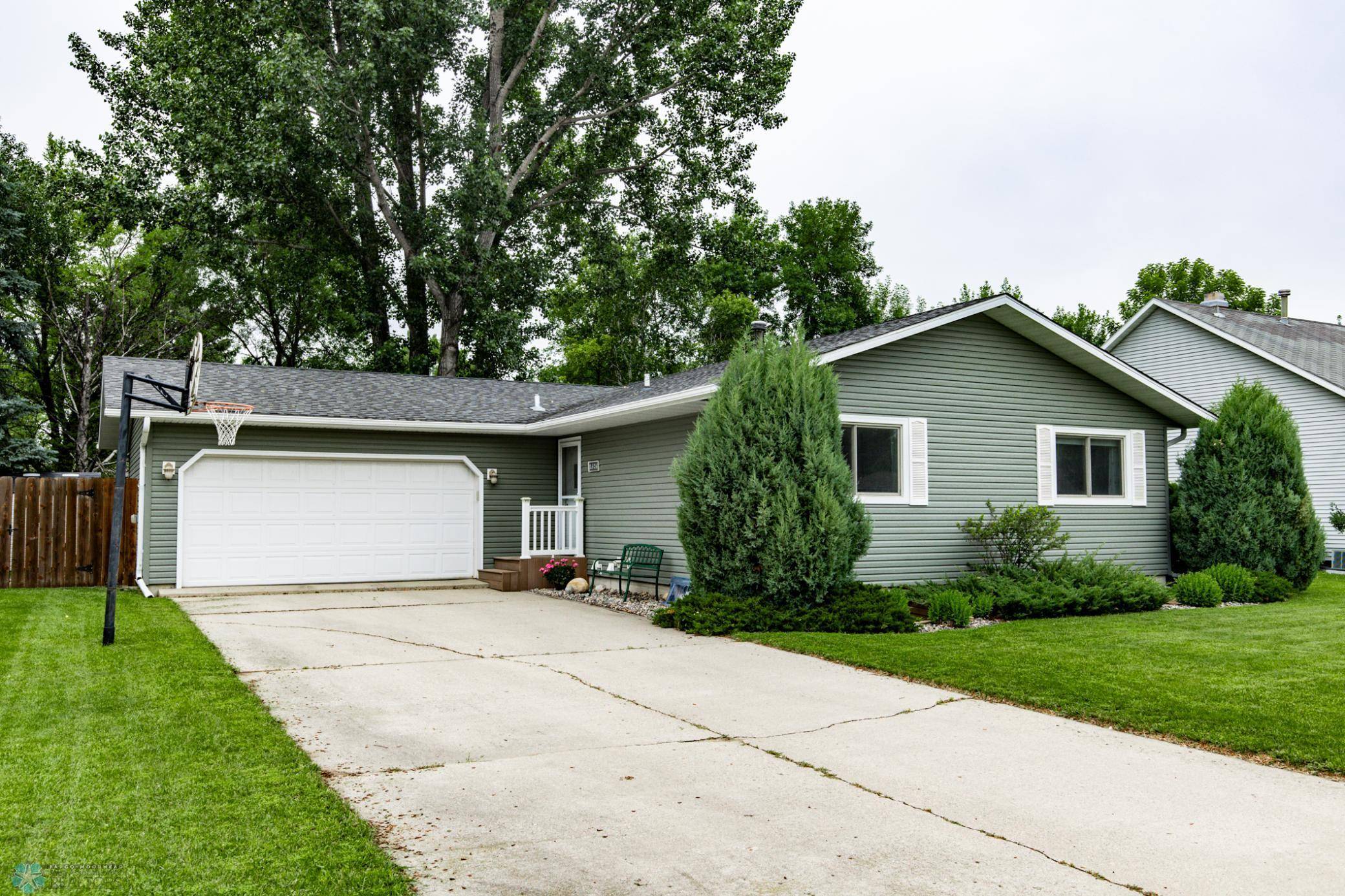 Moorhead, MN 56560,2606 Spruce LN