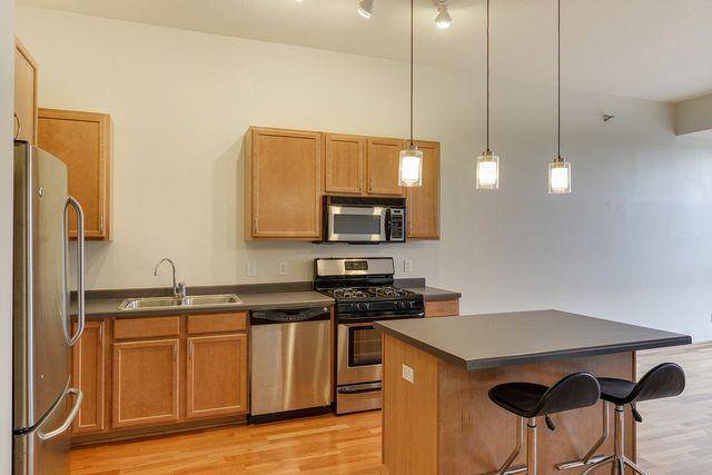 Saint Paul, MN 55114,2650 University AVE W #421