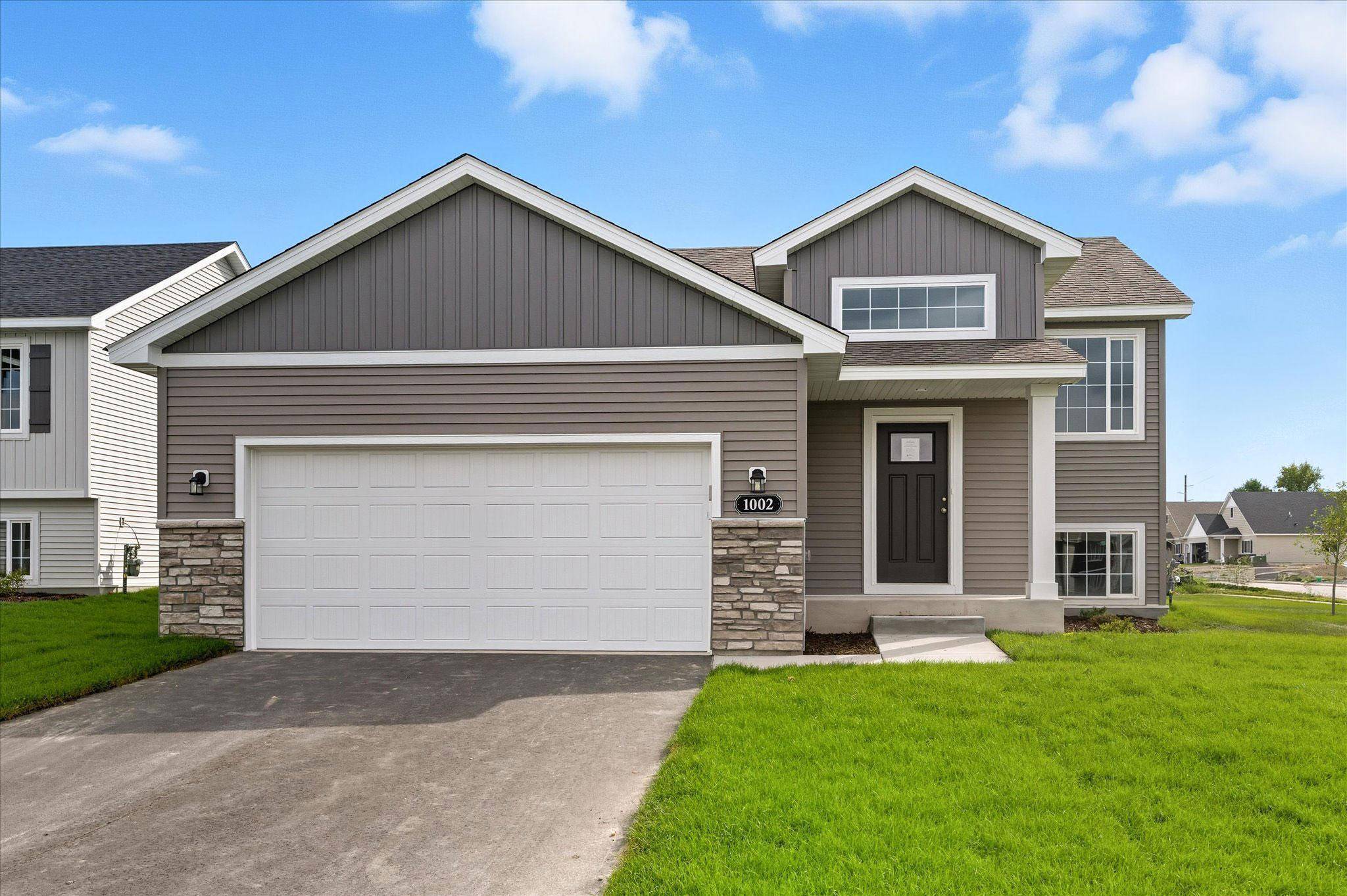 Waverly, MN 55390,1002 Brandenburg CIR