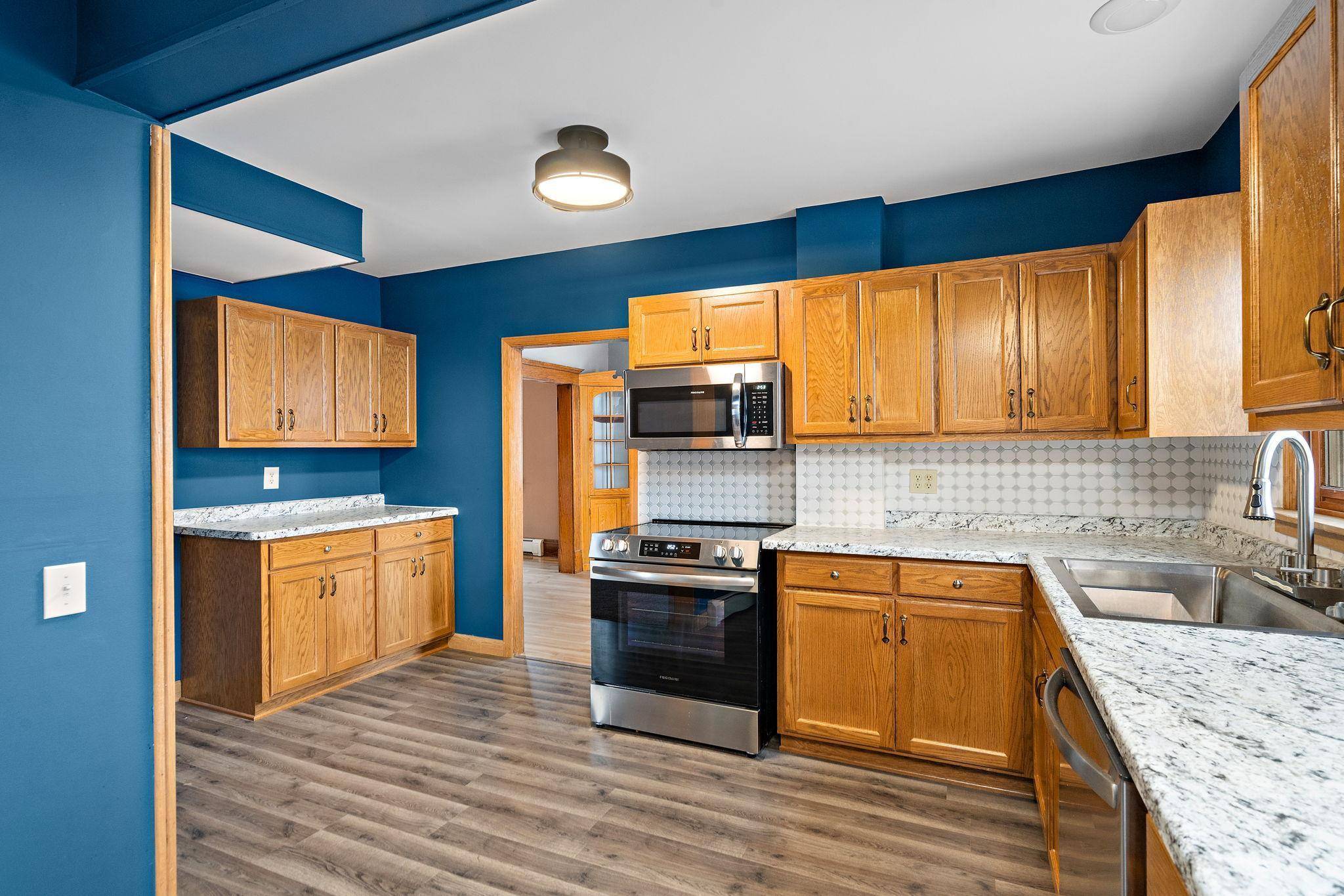Lindstrom, MN 55045,12710 Newell Ave