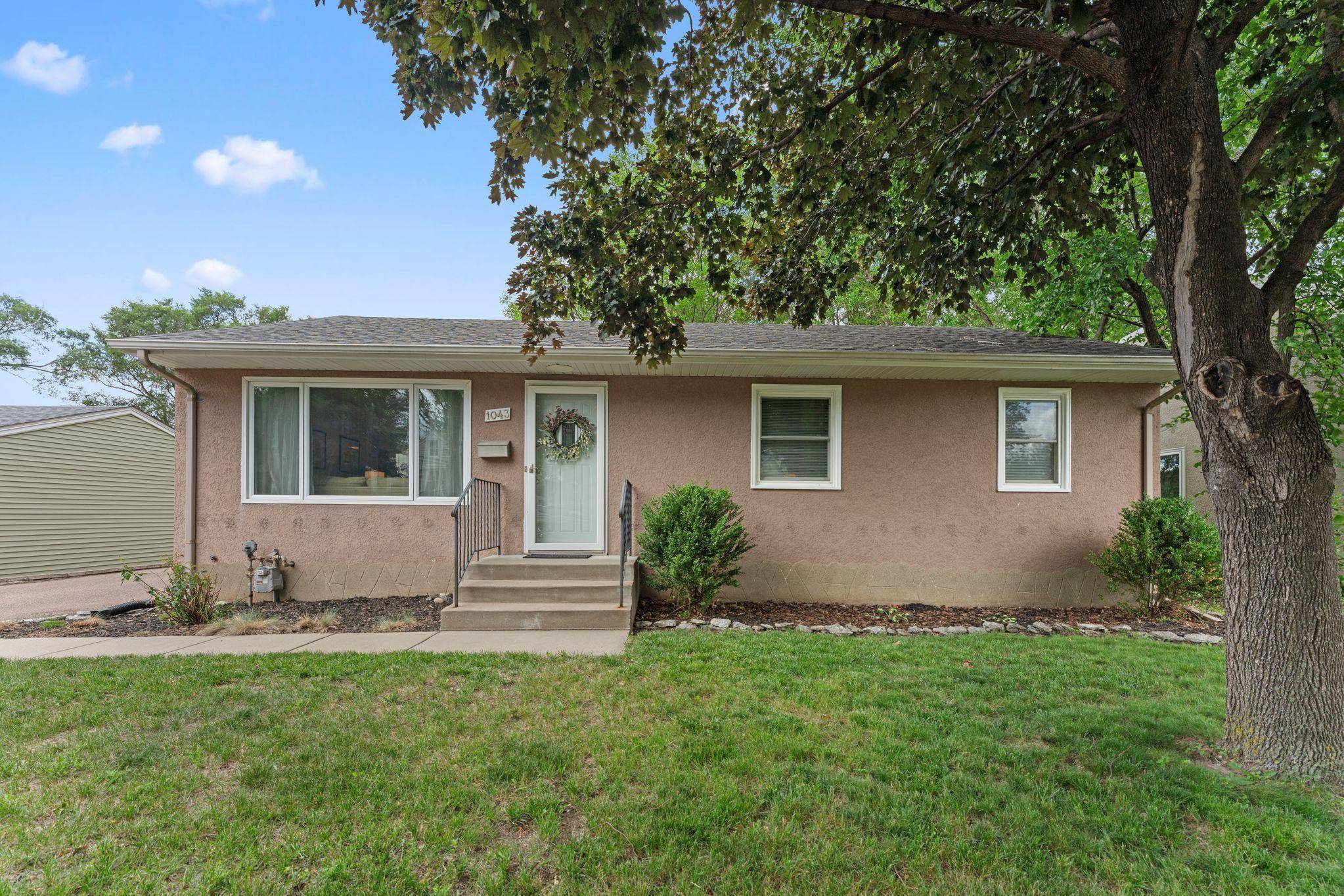 Saint Paul, MN 55117,1043 Arundel ST