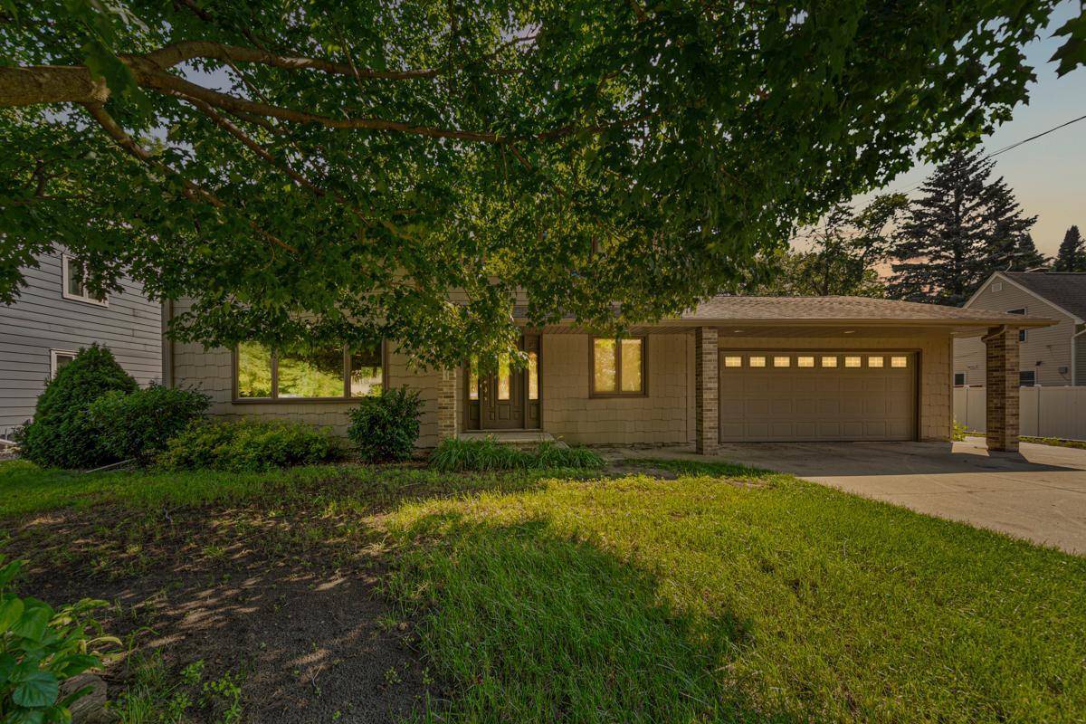 Albert Lea, MN 56007,1633 Massee ST