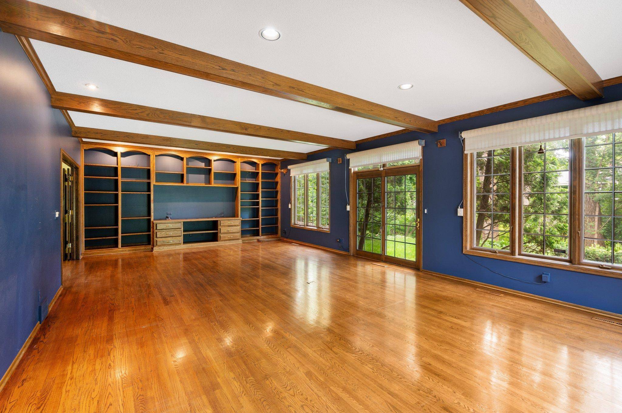 Edina, MN 55439,6705 Apache RD