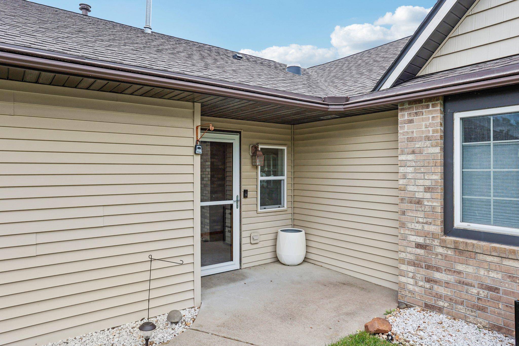 Hammond, WI 54015,504 Meadows DR