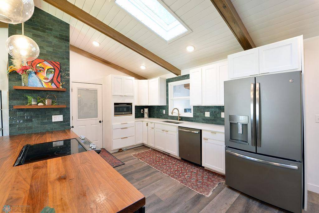 Fargo, ND 58102,2833 1st ST N