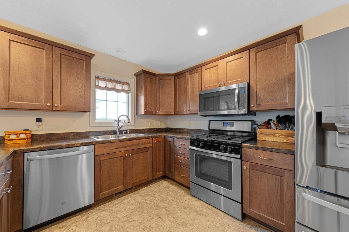 Faribault, MN 55021,511 9th AVE SW