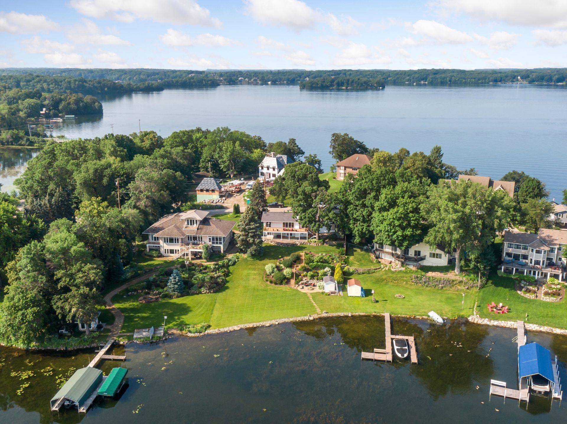 Minnetrista, MN 55364,3590 Tuxedo RD