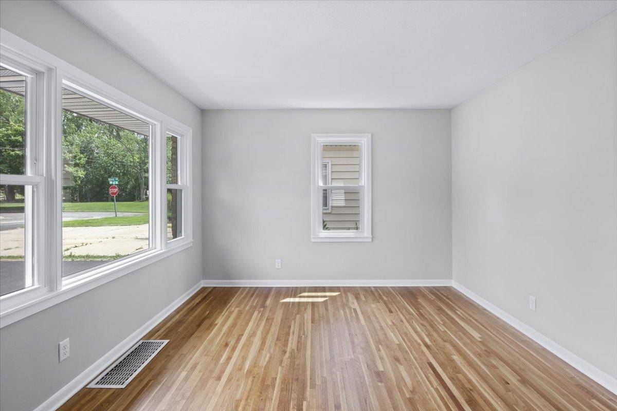Edina, MN 55343,422 Jefferson AVE S