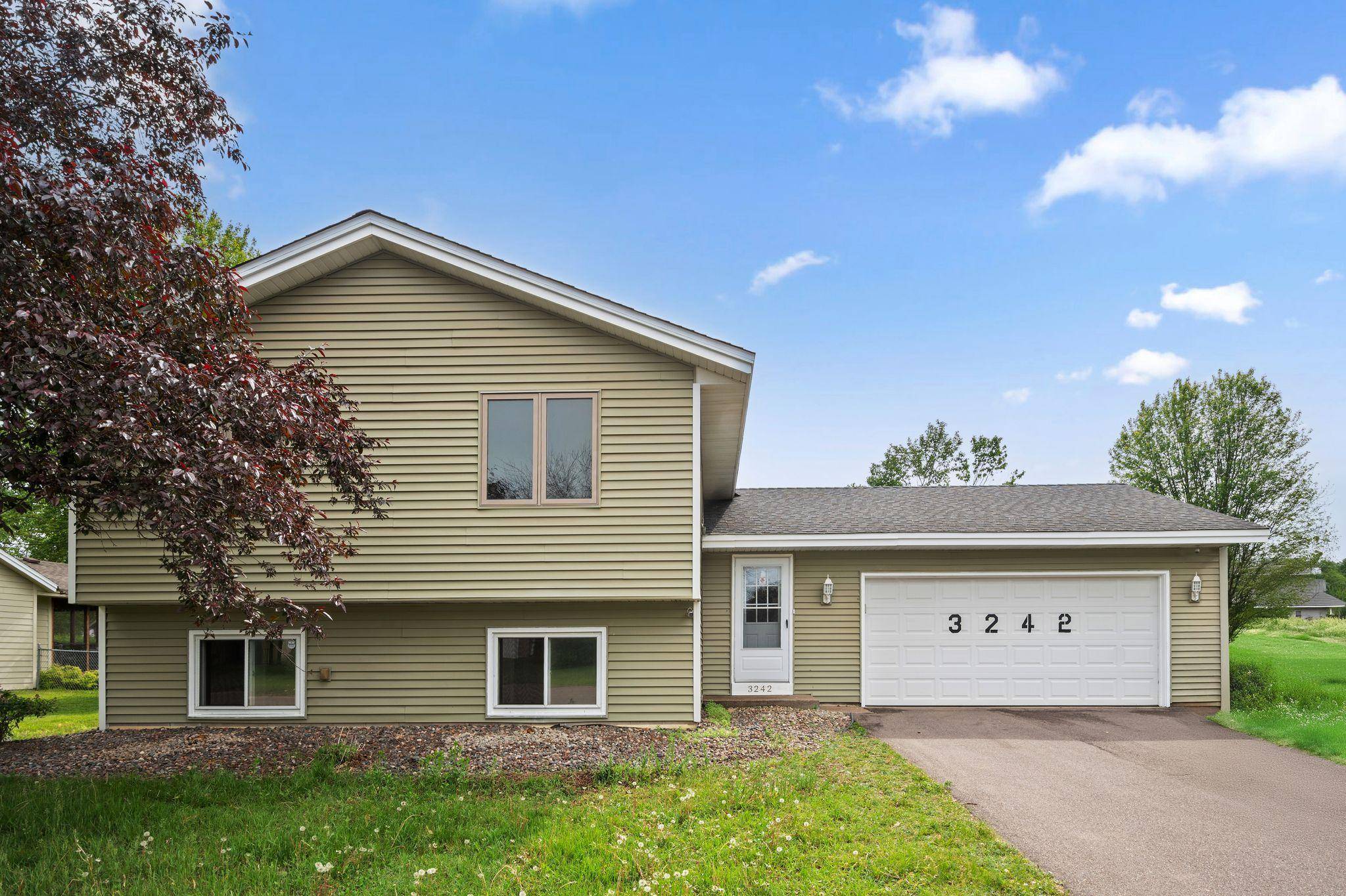 Anoka, MN 55303,3242 12th AVE