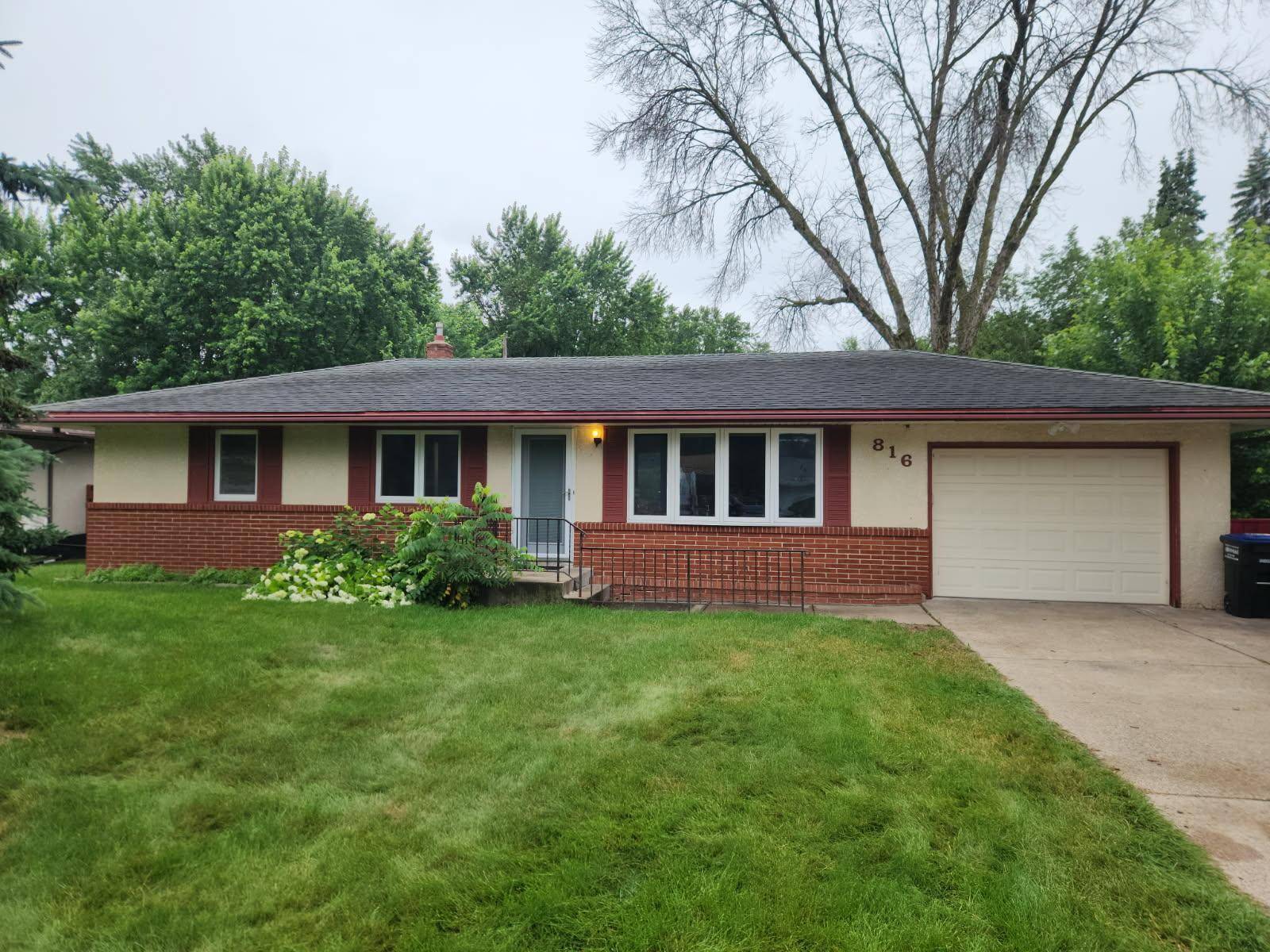 Roseville, MN 55113,816 Grandview AVE W