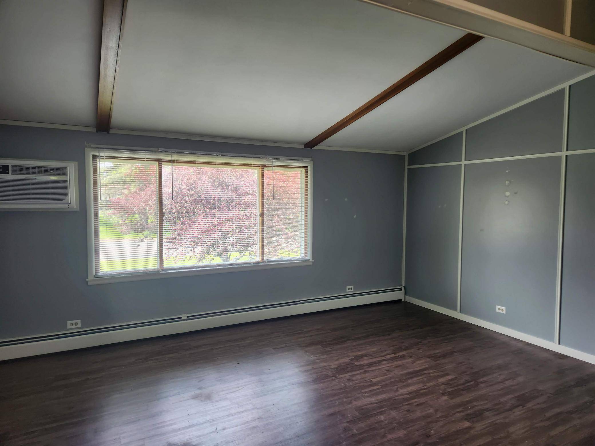 Hutchinson, MN 55350,255 6th AVE NE #2