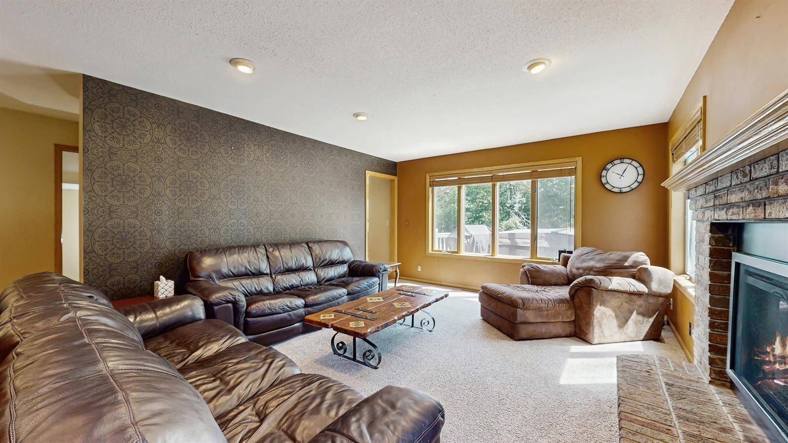 Lakeland Shores, MN 55043,195 Quinlan AVE N
