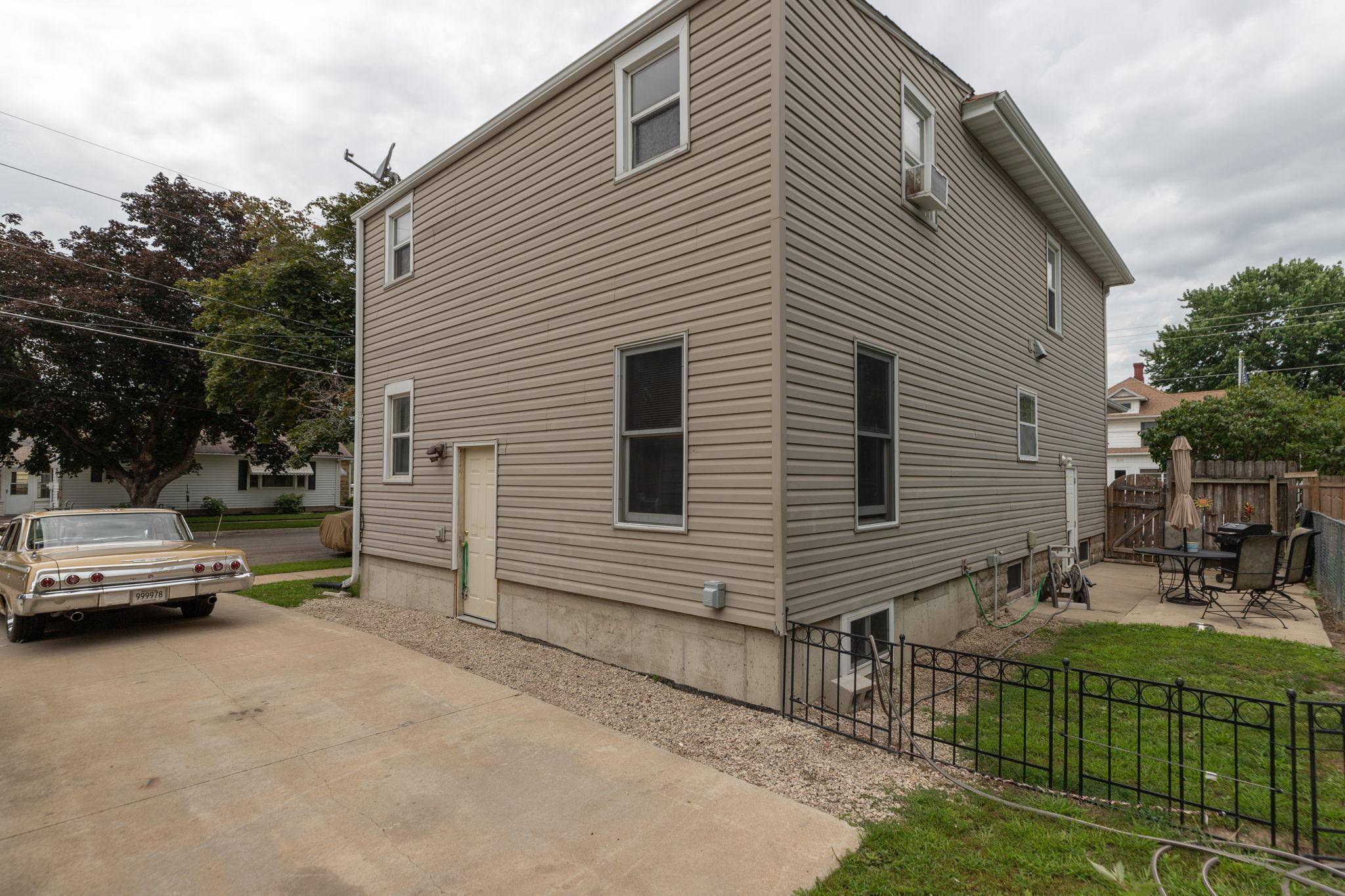 Austin, MN 55912,611 4th AVE NW
