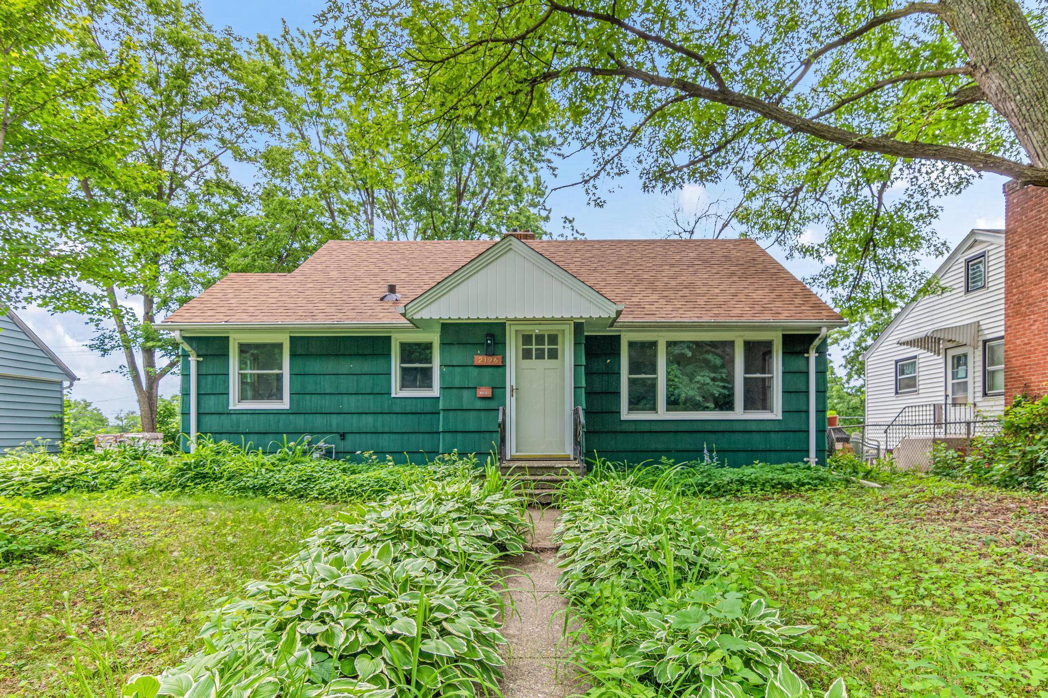 Saint Paul, MN 55116,2196 7th ST W