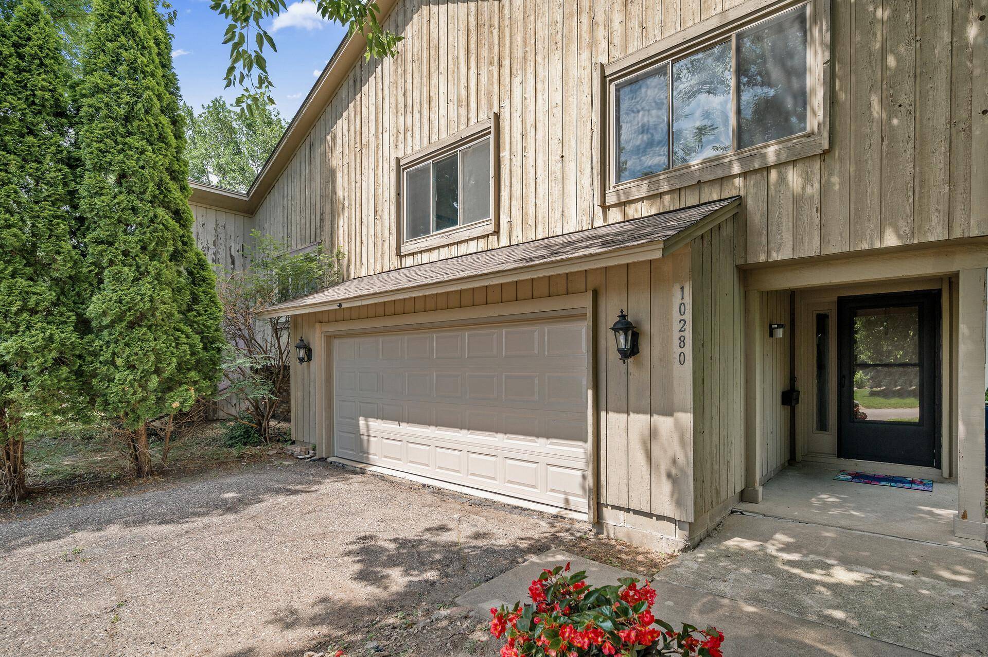 Eden Prairie, MN 55347,10280 Tarn CIR