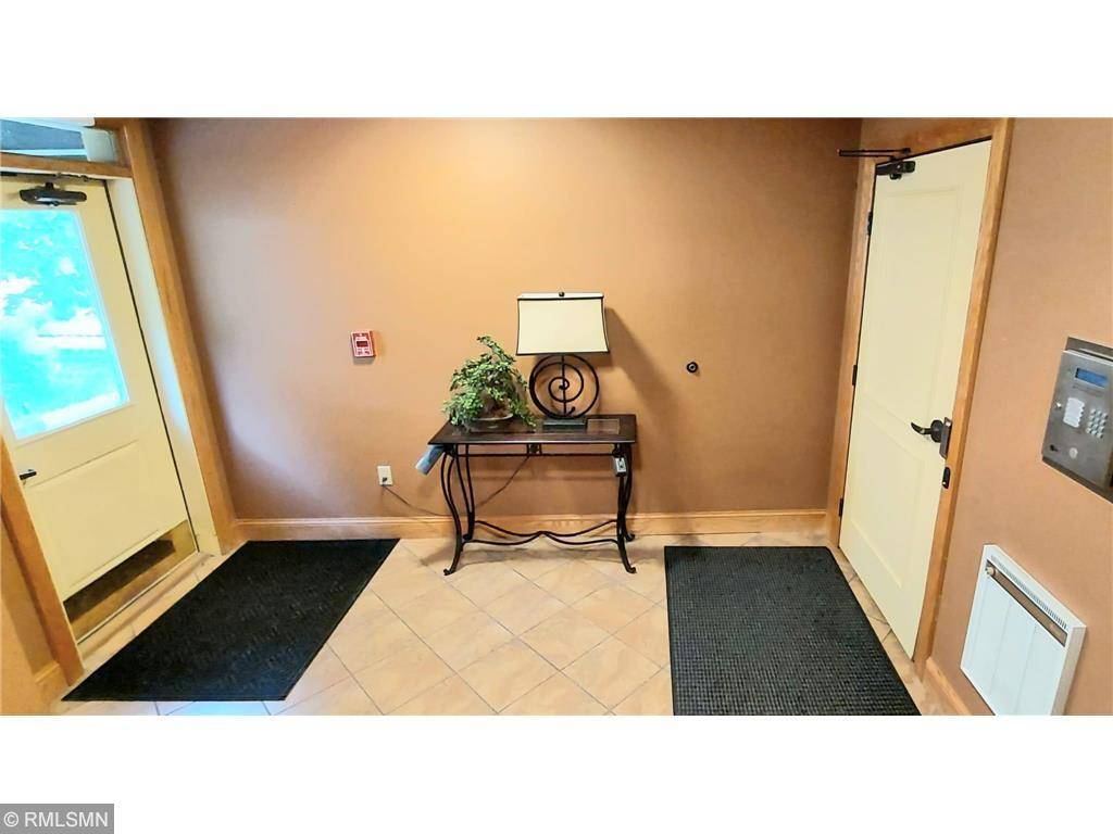 Saint Paul, MN 55104,625 Dayton AVE #4