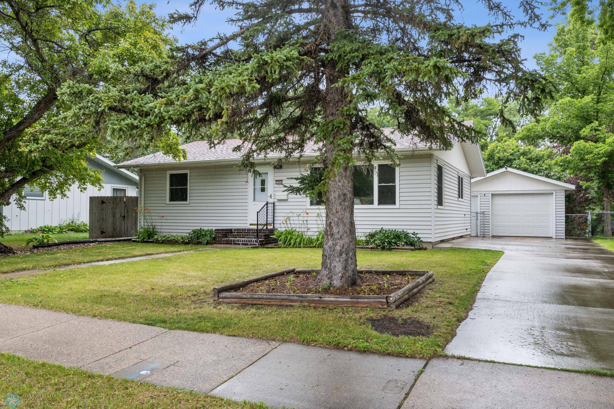 Fargo, ND 58102,2906 10th ST N
