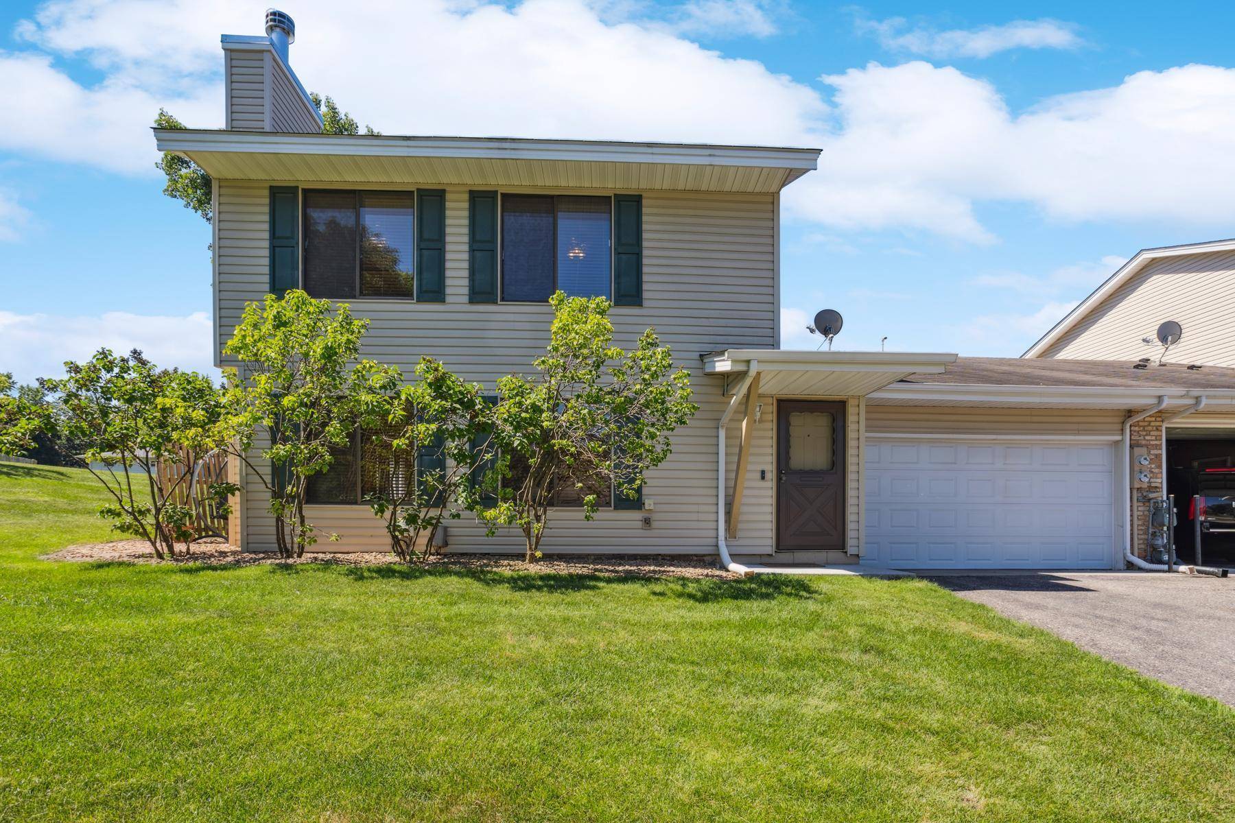 Eagan, MN 55122,3895 Dolomite DR