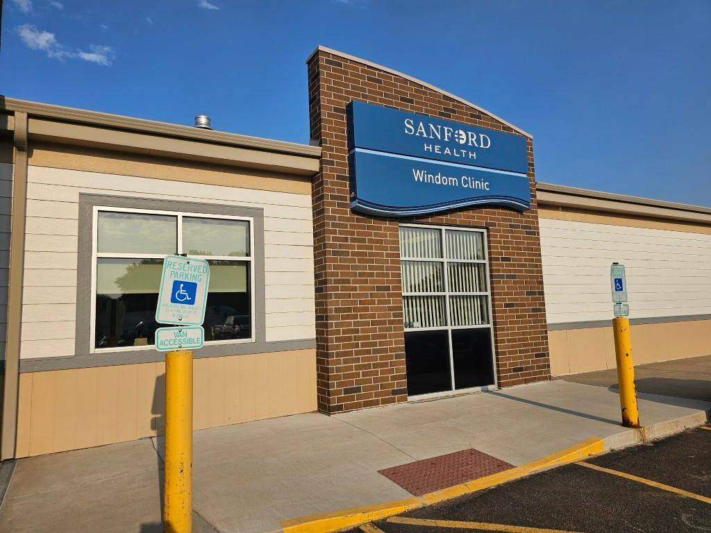 Windom, MN 56101,591 2nd AVE N