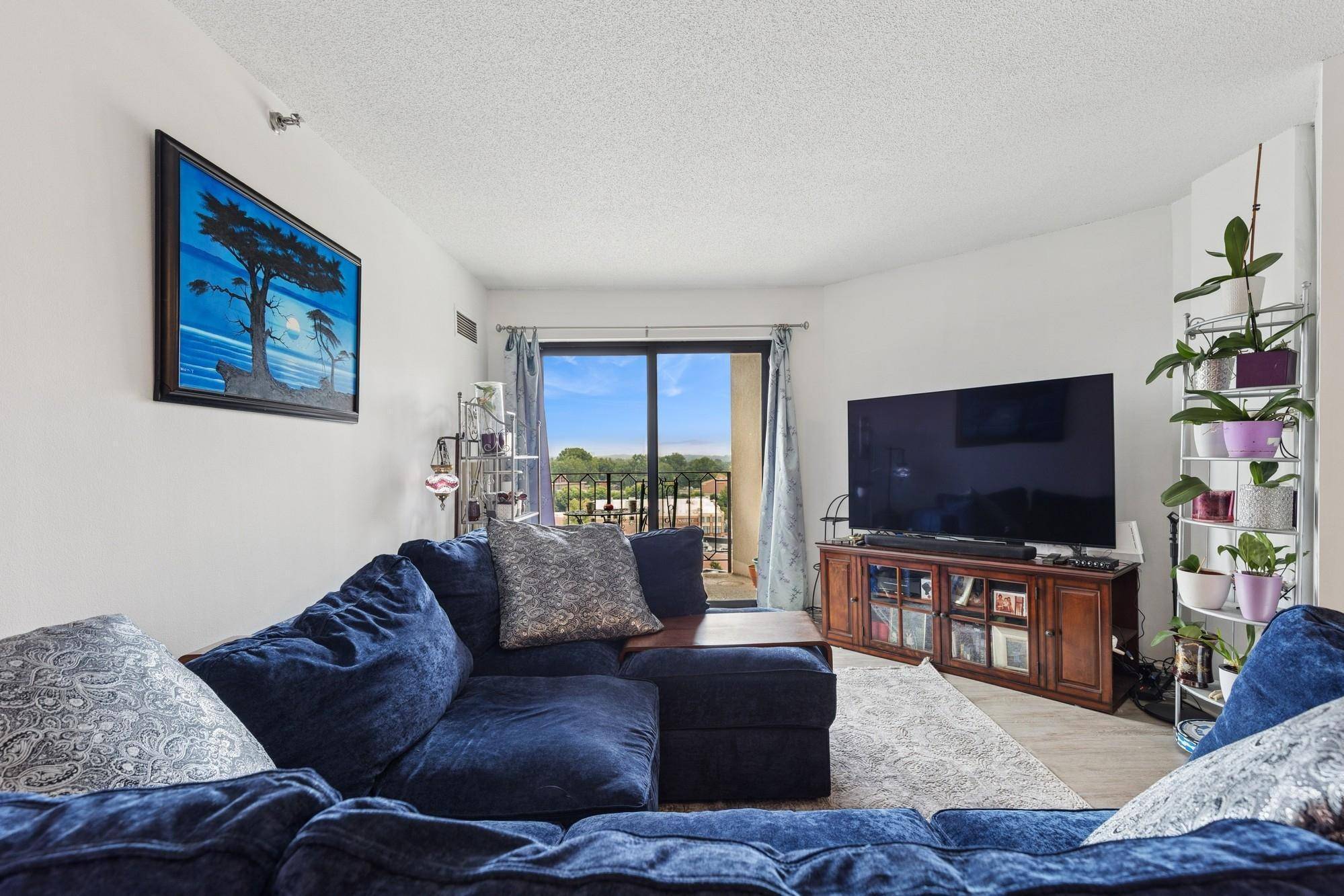 Minneapolis, MN 55416,3131 Excelsior BLVD #910