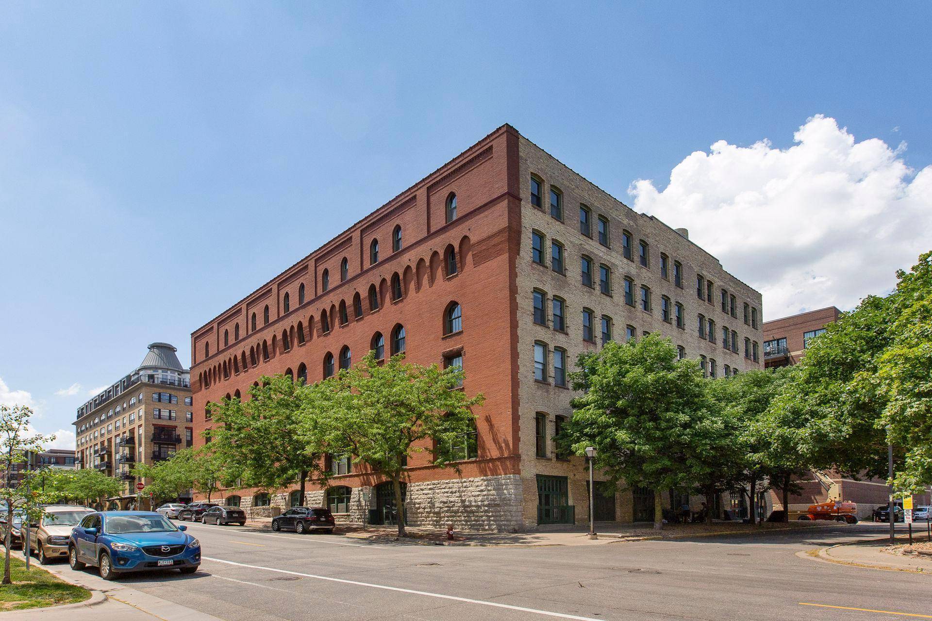 Minneapolis, MN 55401,400 N 1st ST #502