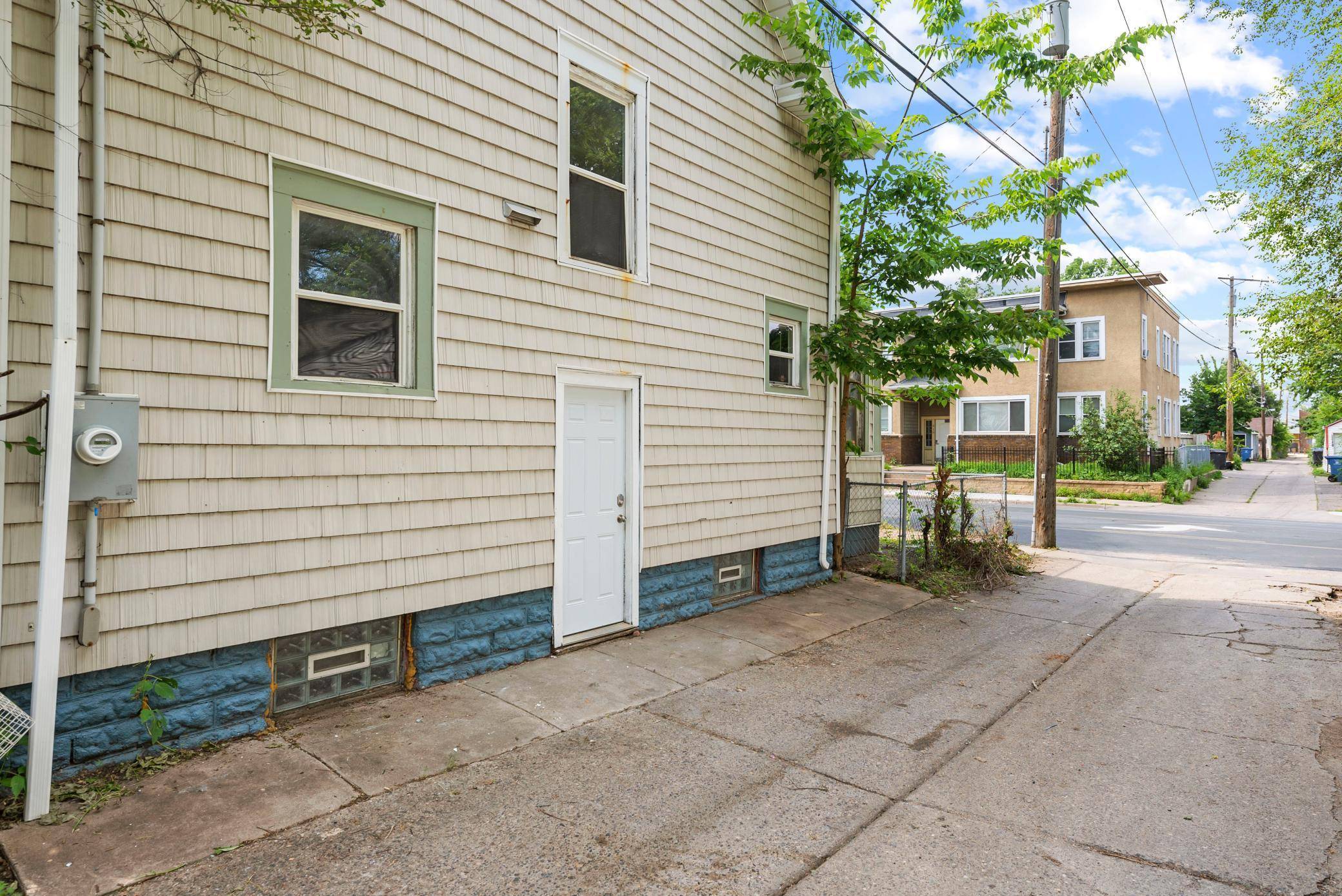 Minneapolis, MN 55408,311 31st ST E