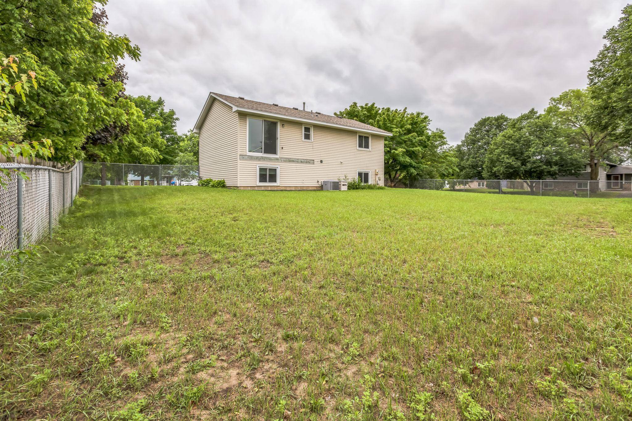 Coon Rapids, MN 55433,3081 117th AVE NW