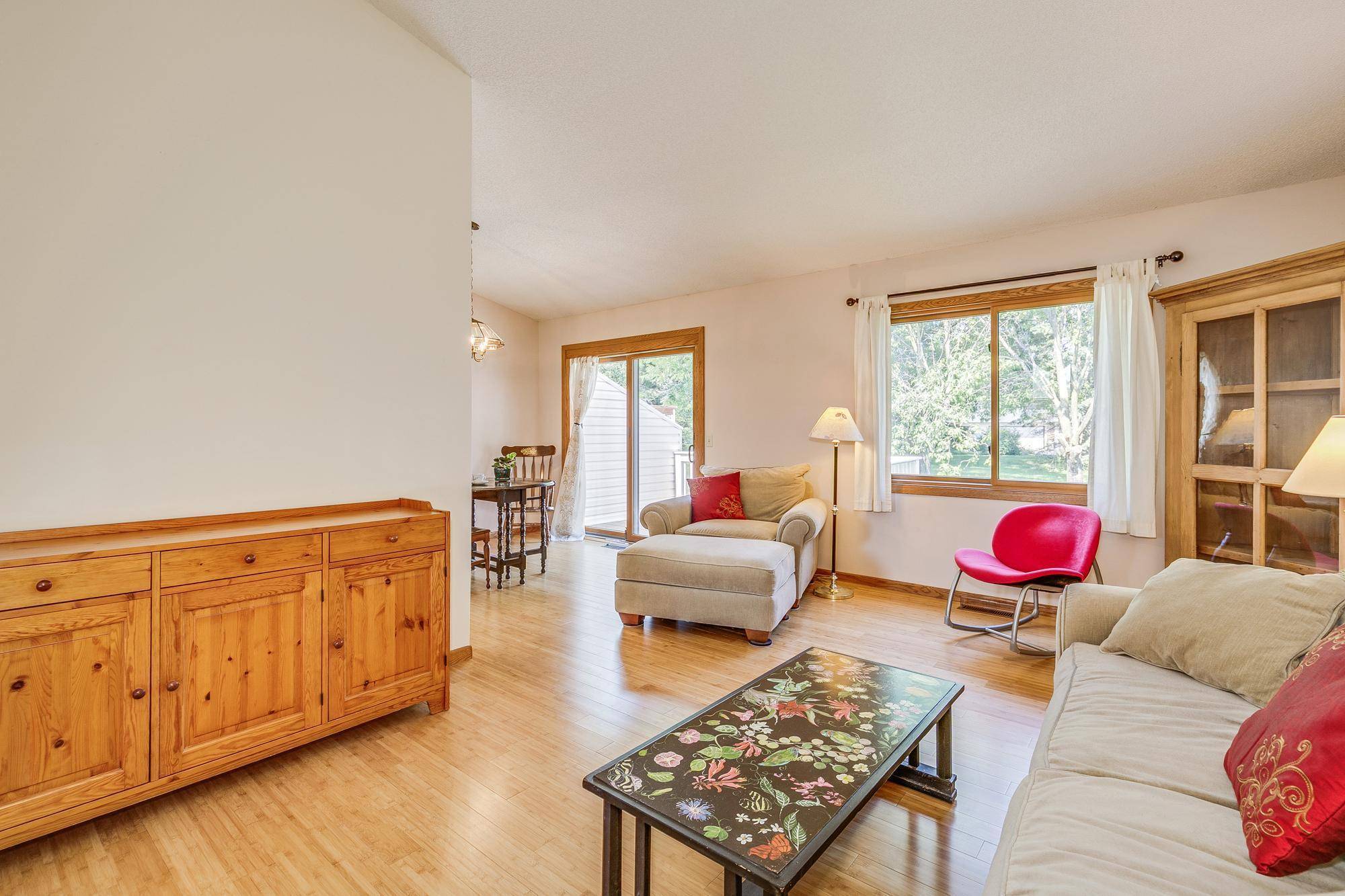 Vadnais Heights, MN 55127,4328 Thornhill LN