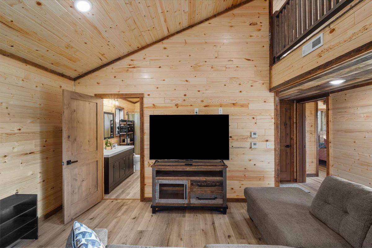 Osakis, MN 56360,21014 Eagle DR