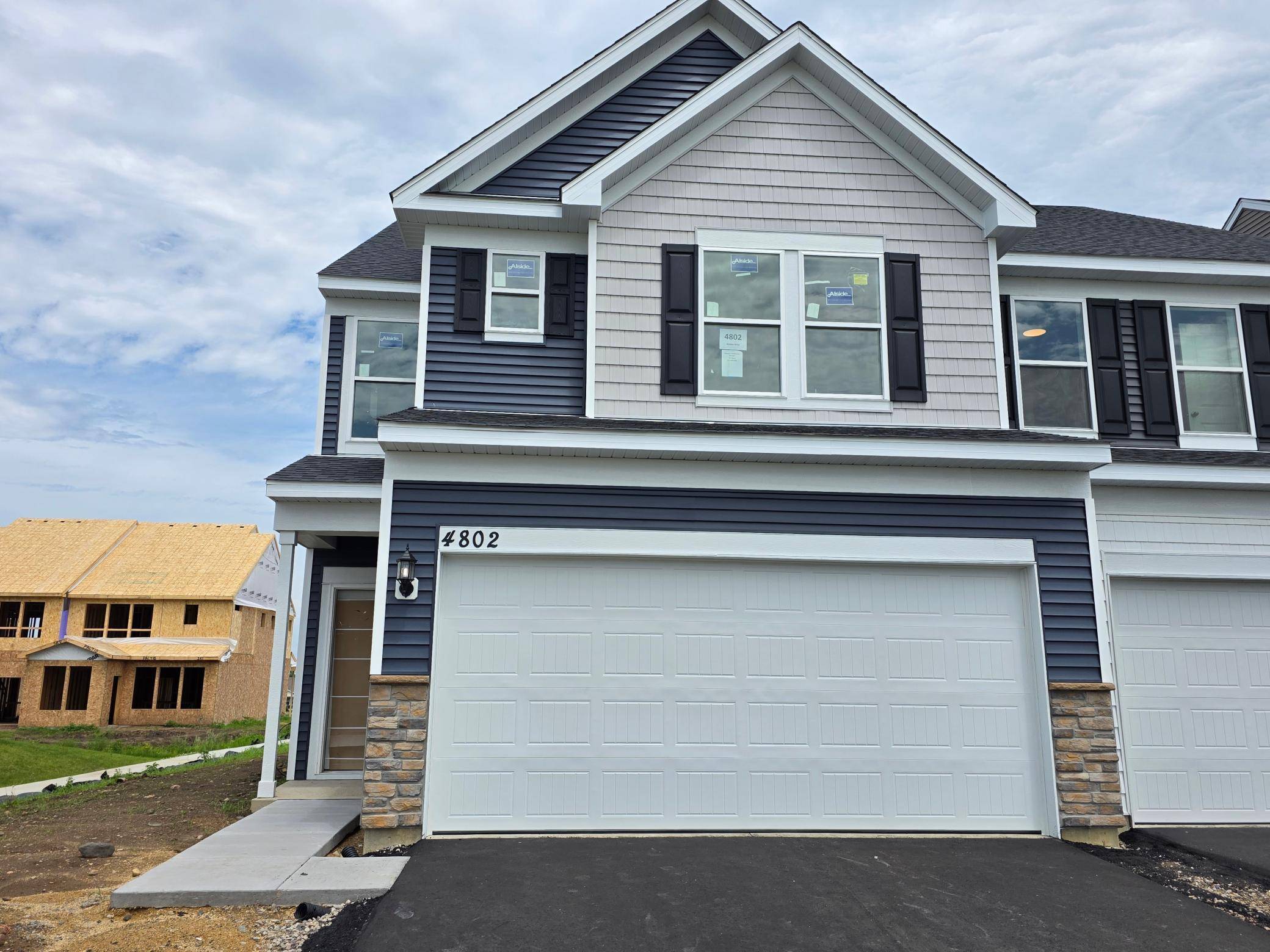 Woodbury, MN 55129,4802 AirLake DR