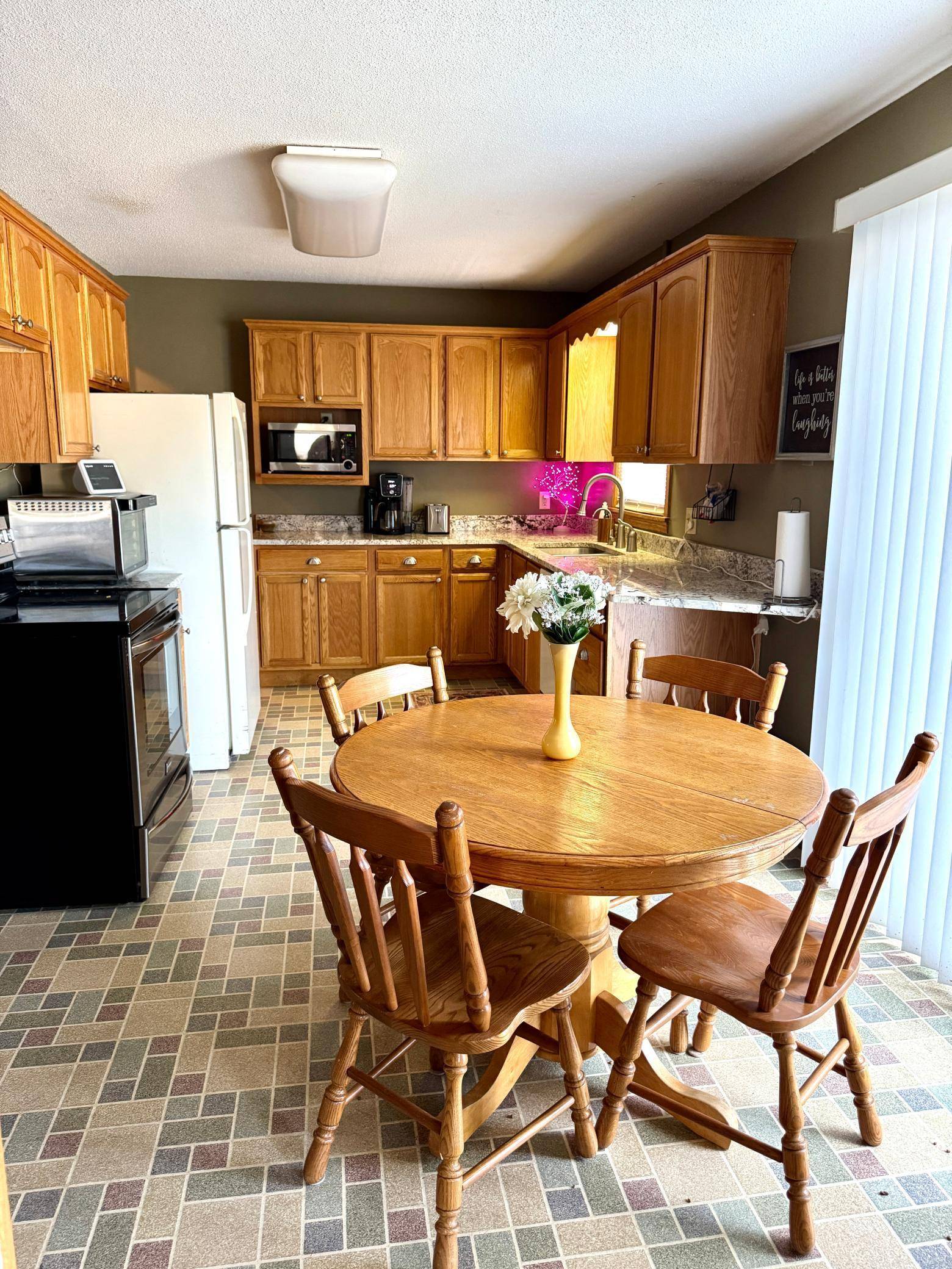 Willmar, MN 56201,116 SW Kandiyohi AVE