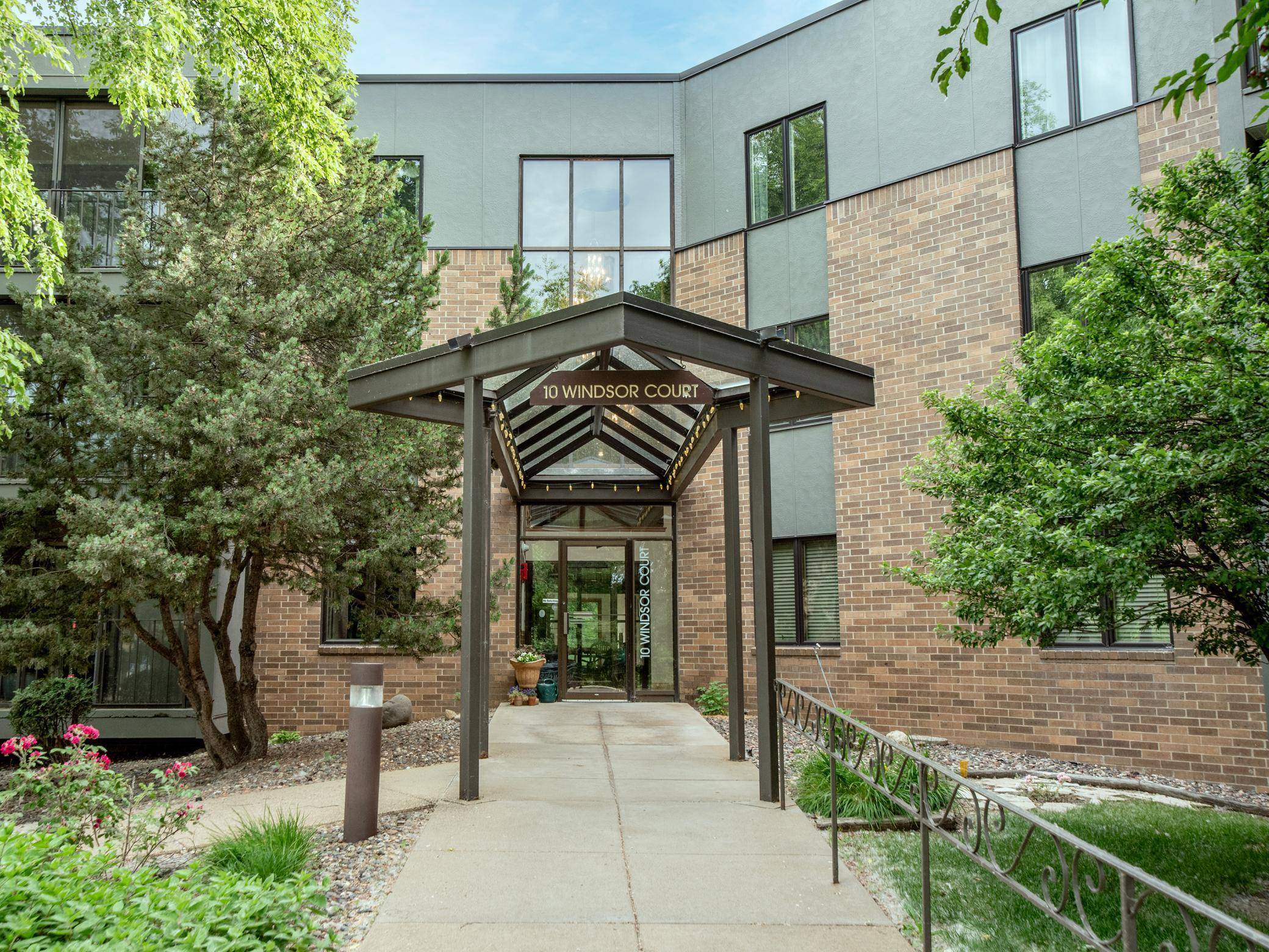 New Brighton, MN 55112,10 Windsor CT #205