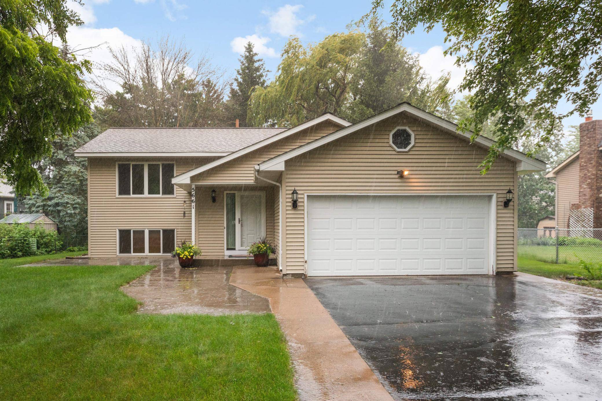 White Bear Twp, MN 55110,5661 Windmill DR