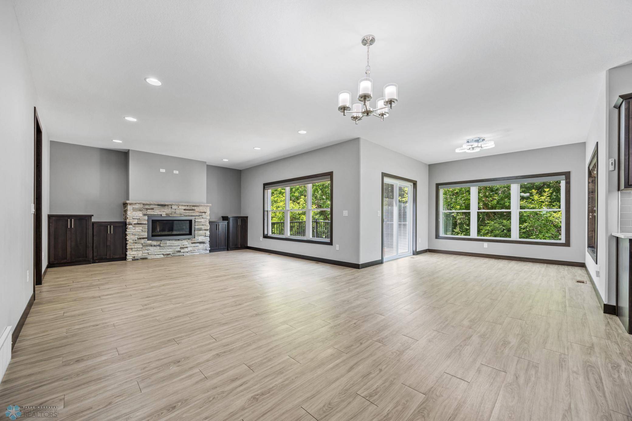West Fargo, ND 58078,3702 Houkom DR E