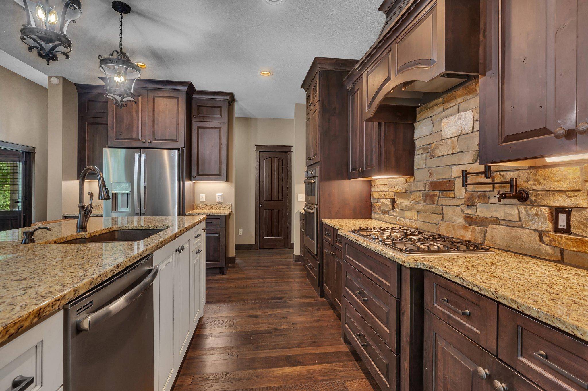 Saint Cloud, MN 56301,1710 39th ST S