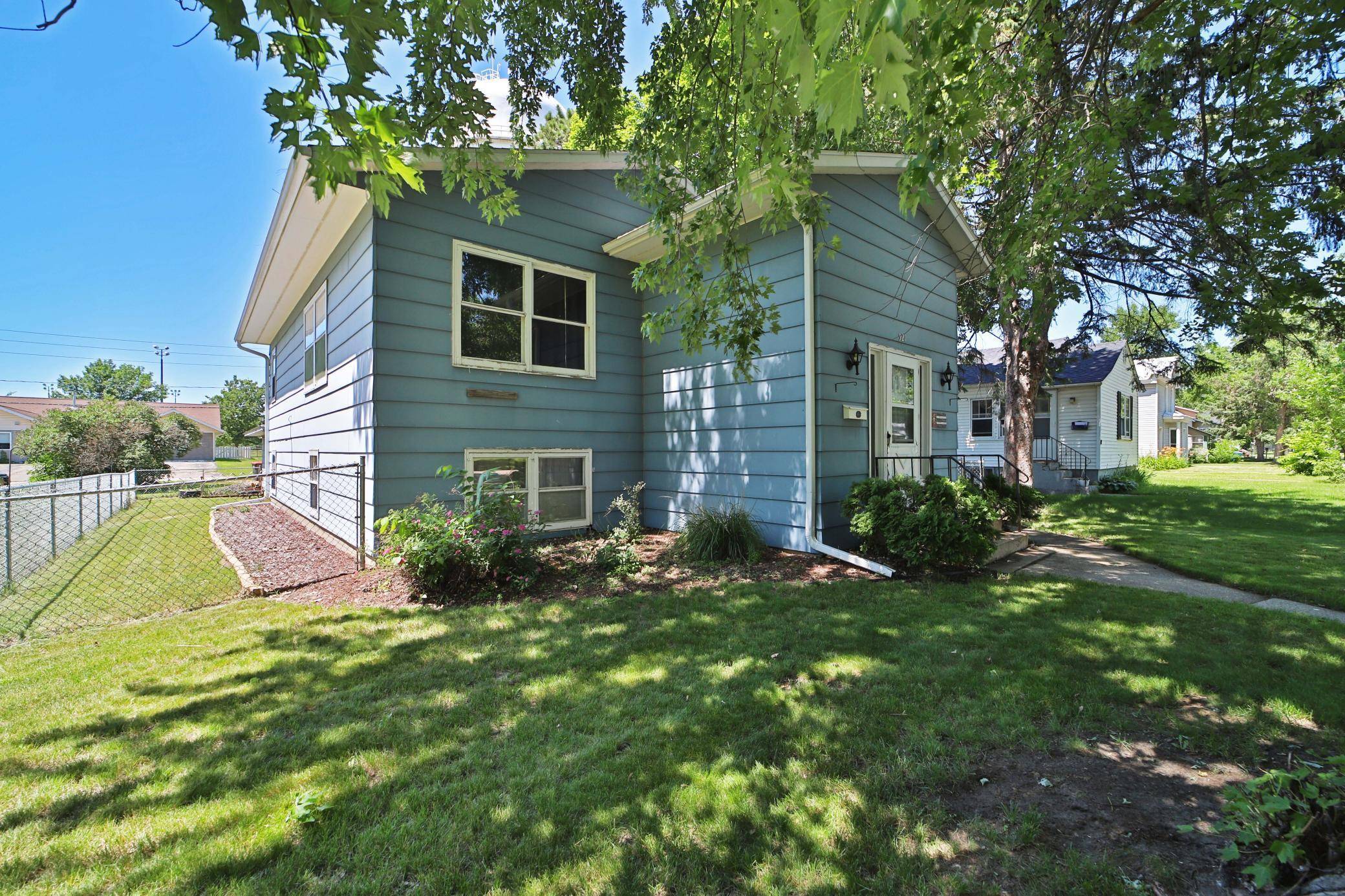Staples, MN 56479,521 5th ST NE