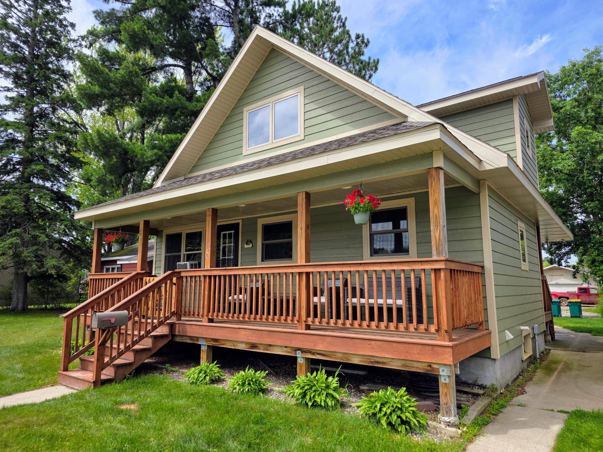 Grand Rapids, MN 55744,825 NE 2nd AVE