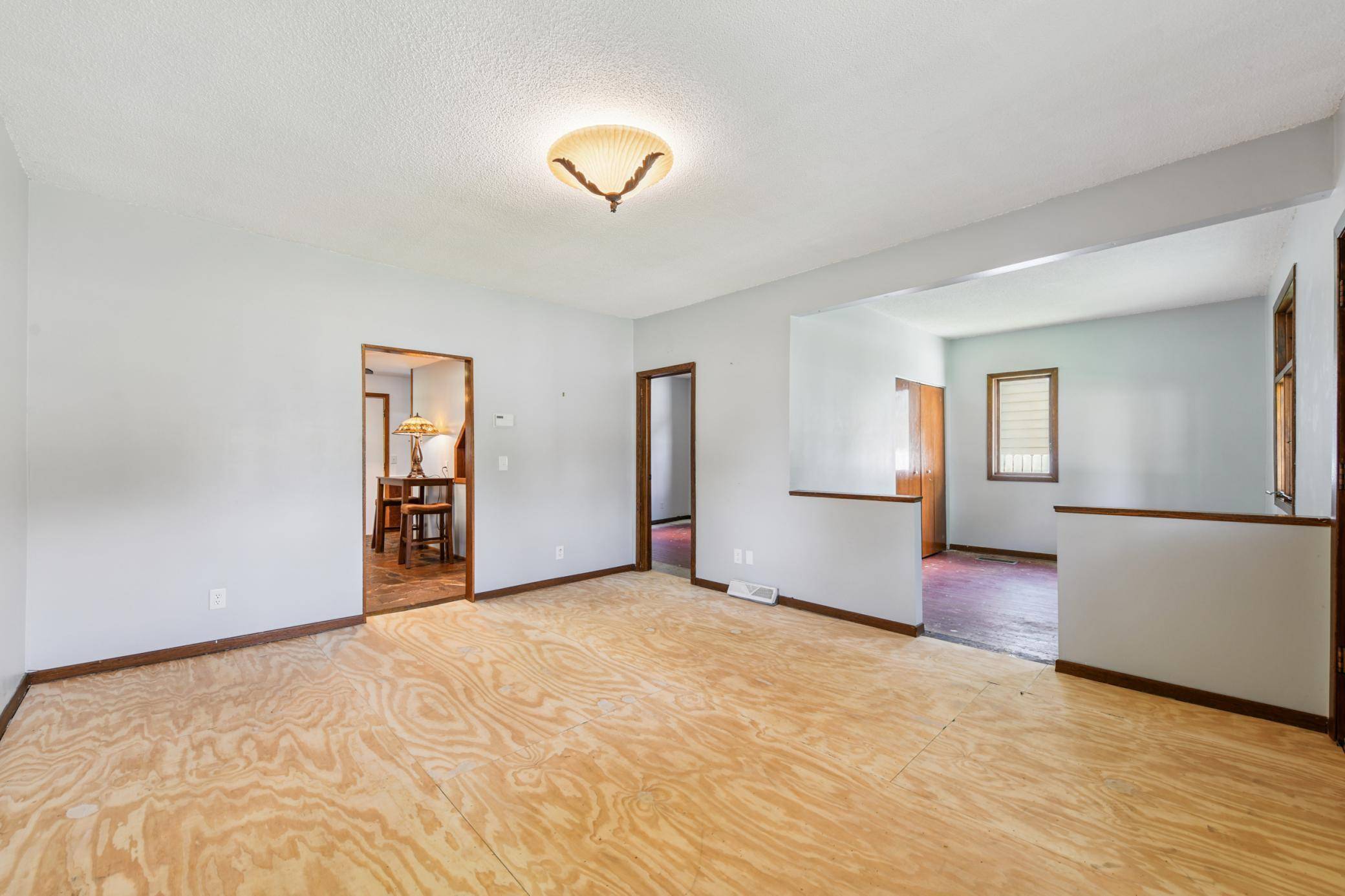 Shakopee, MN 55379,306 6th AVE W